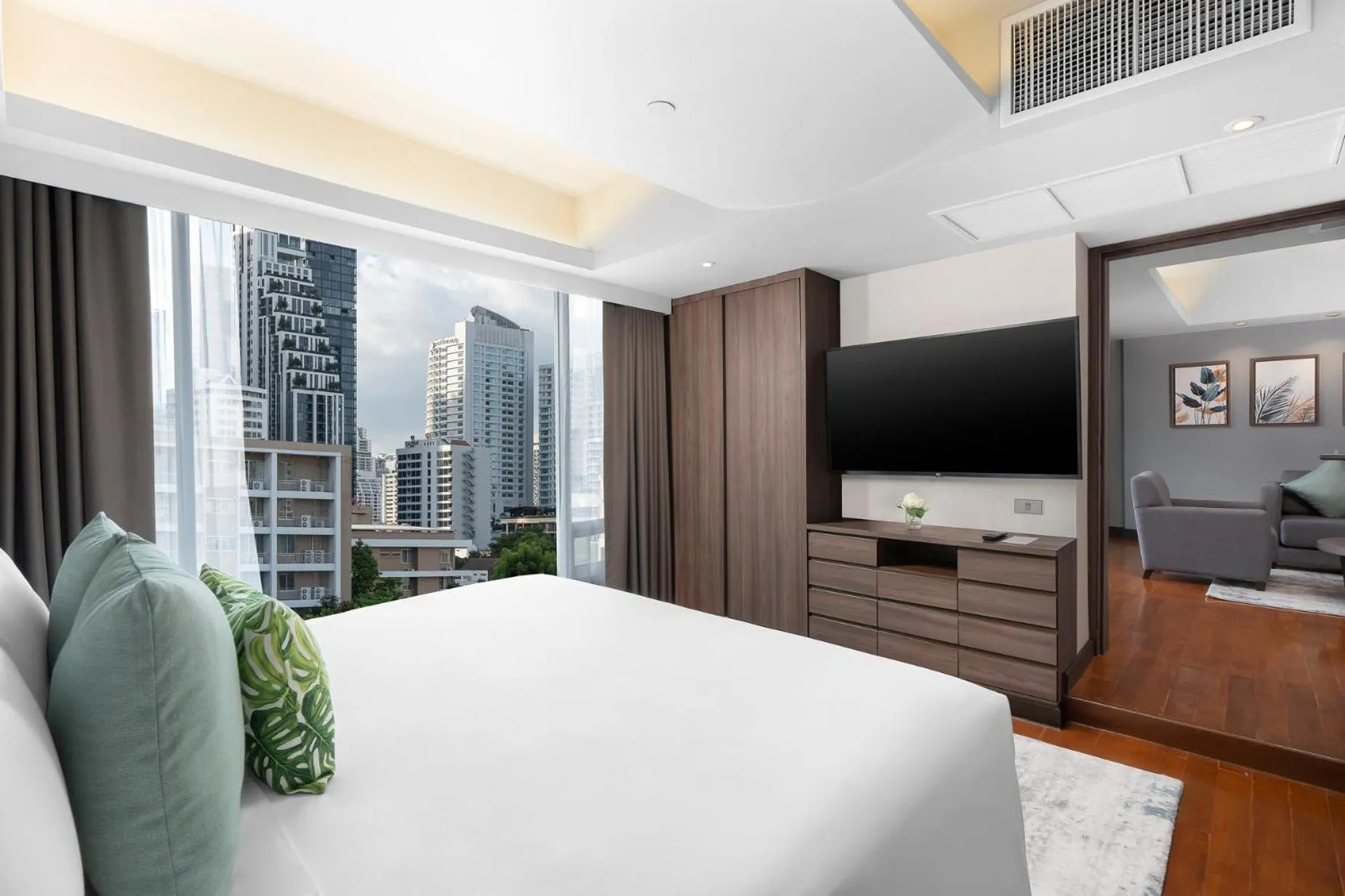 Bedroom, Bed in Hotel Mermaid Bangkok