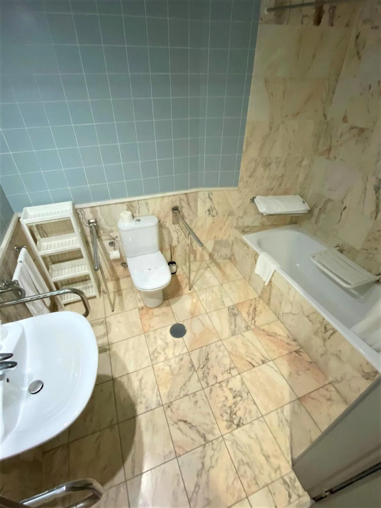 Shower in Apulia Praia Hotel