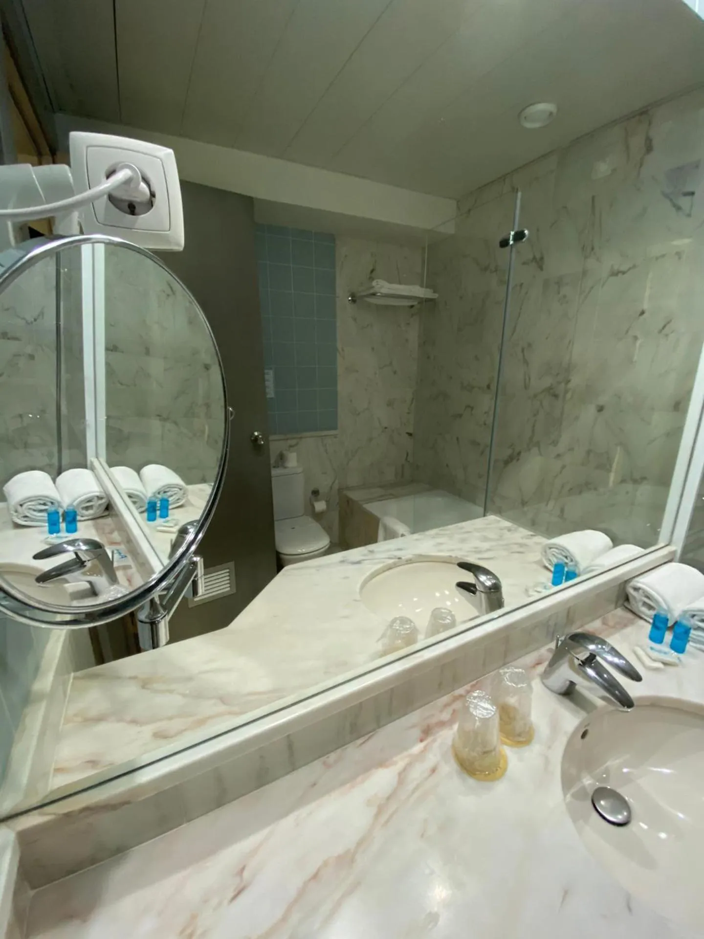 Bathroom in Apulia Praia Hotel