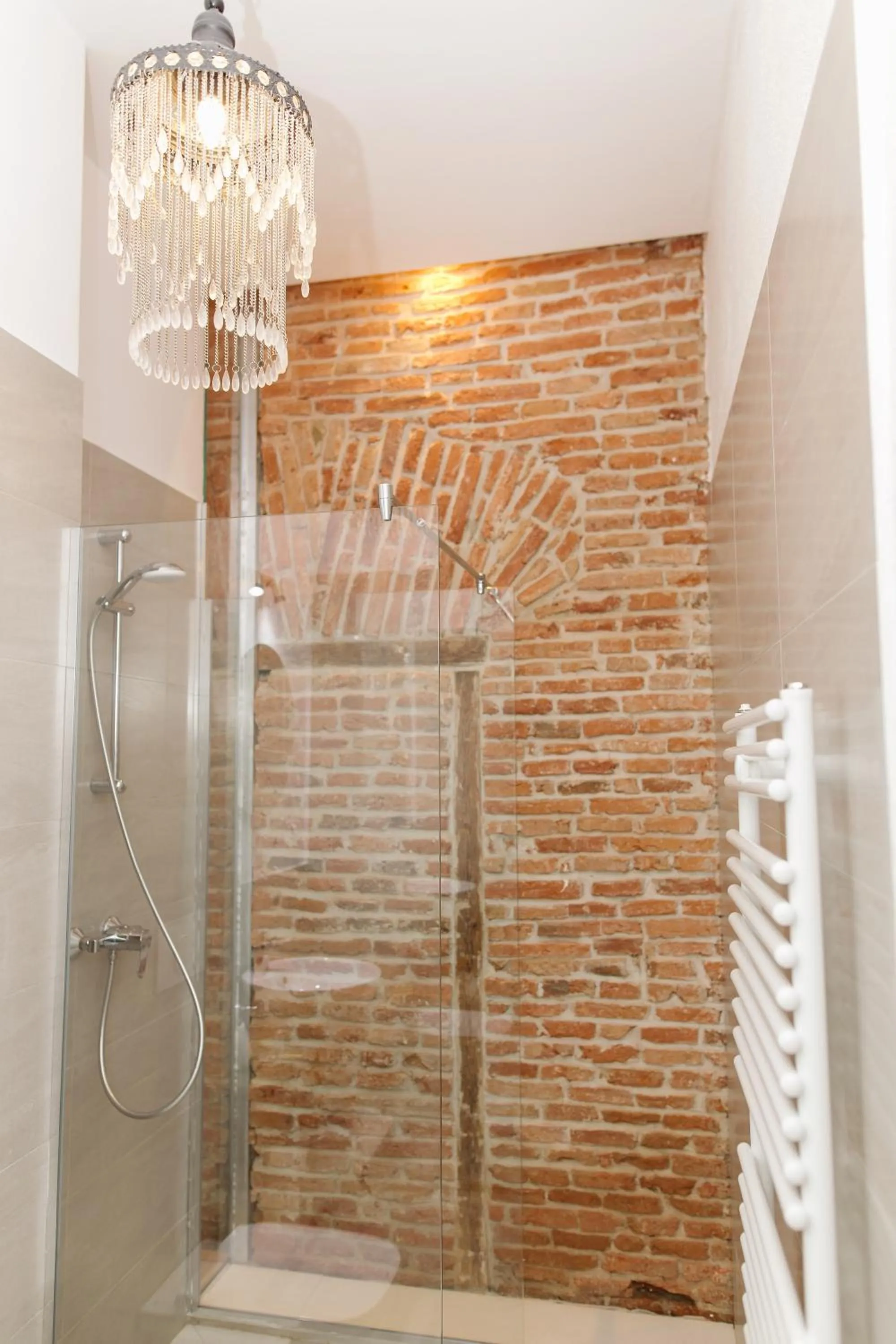 Shower in Camino Home 2