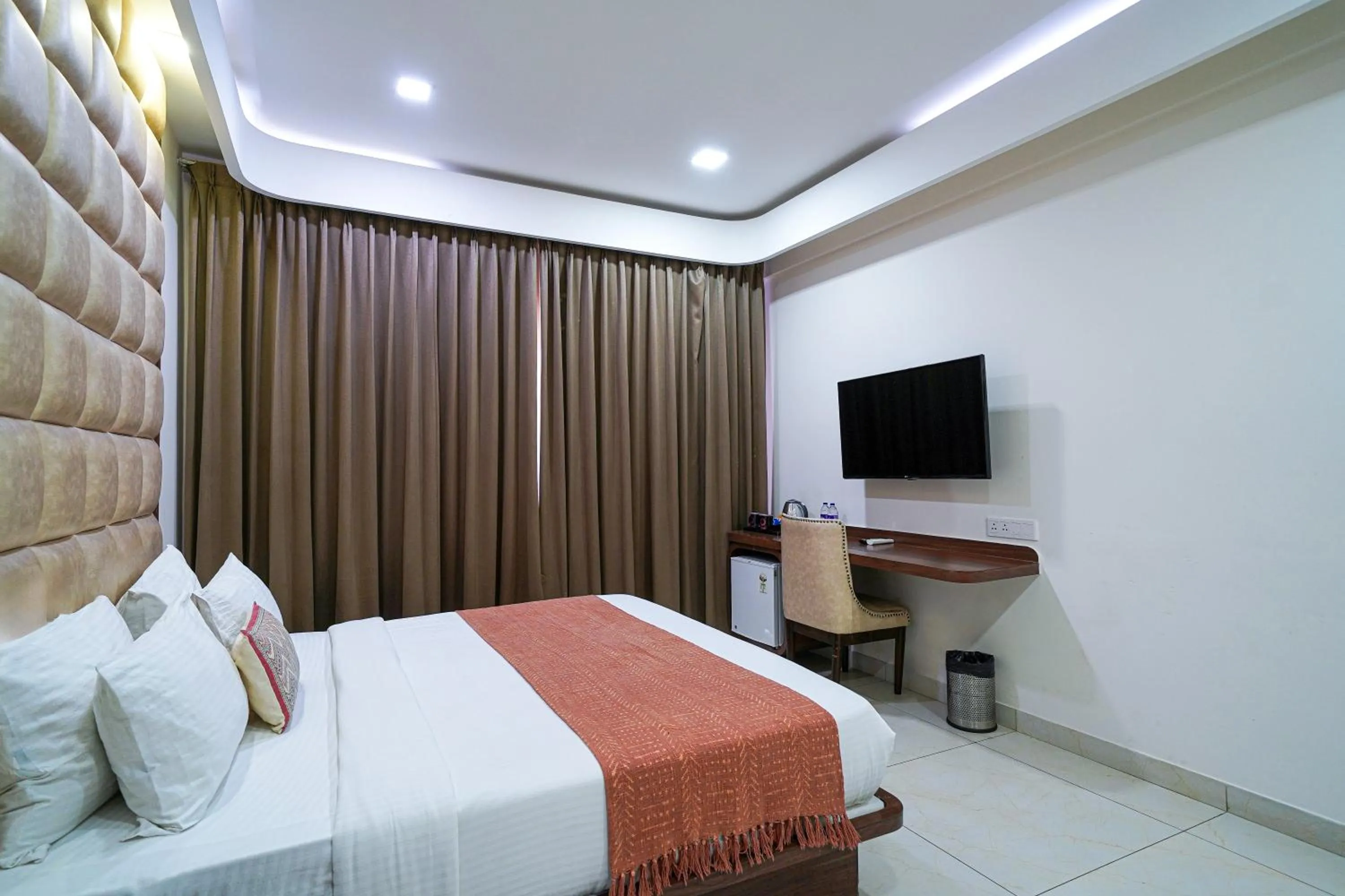 Bed in Olive Zip Btm Layout by Embassy Group