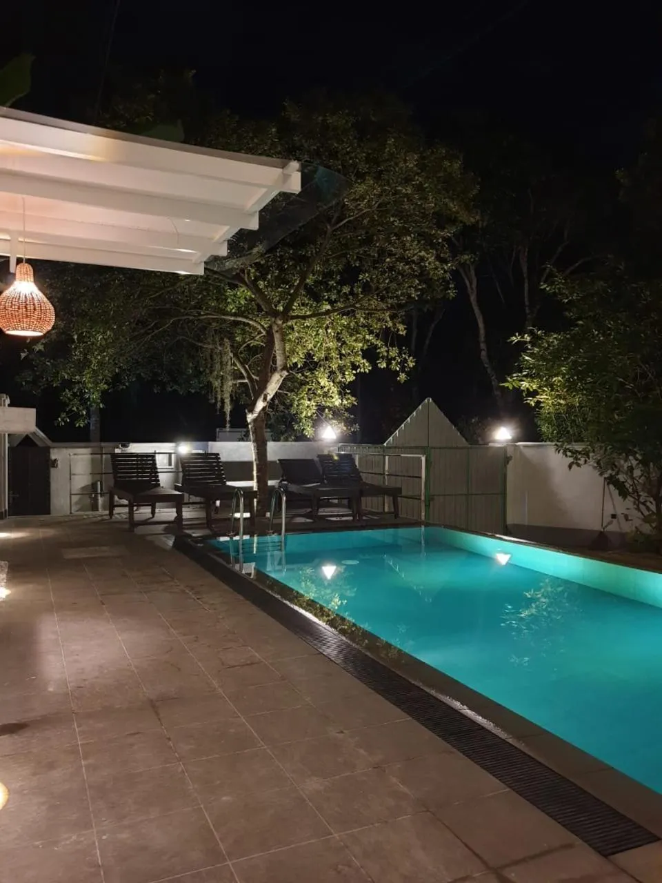 Night in Villa Goodwill Paradise