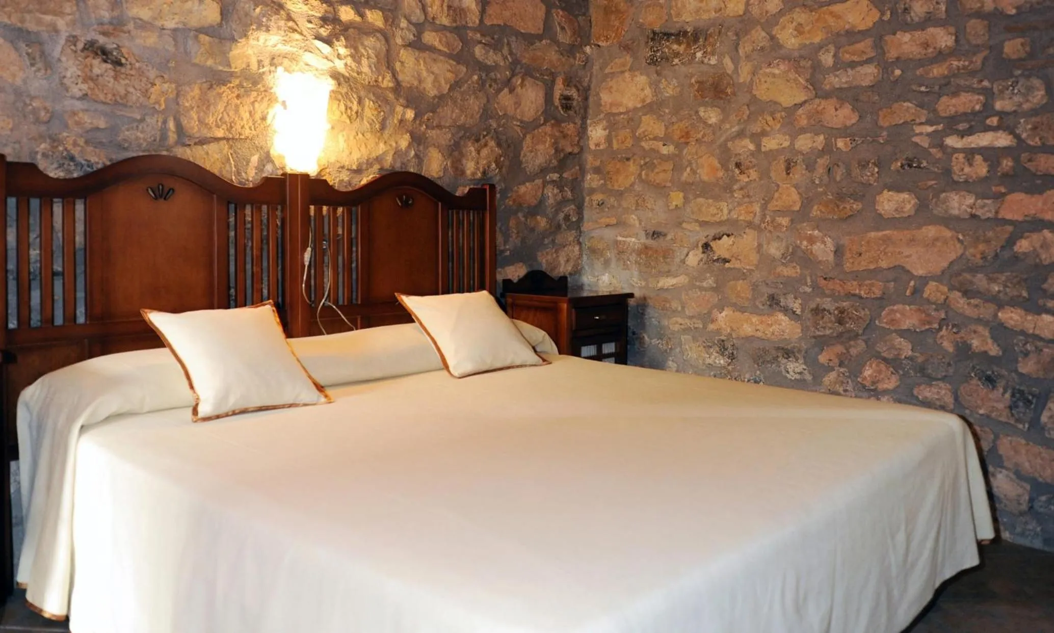 Photo of the whole room, Bed in Hotel Restaurant Verdià