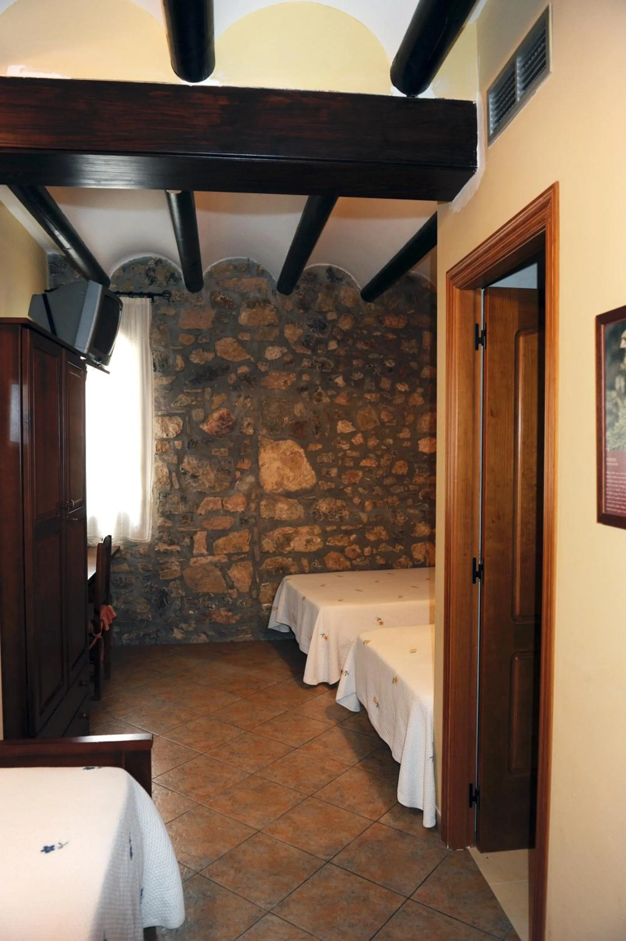 Photo of the whole room, Bed in Hotel Restaurant Verdià