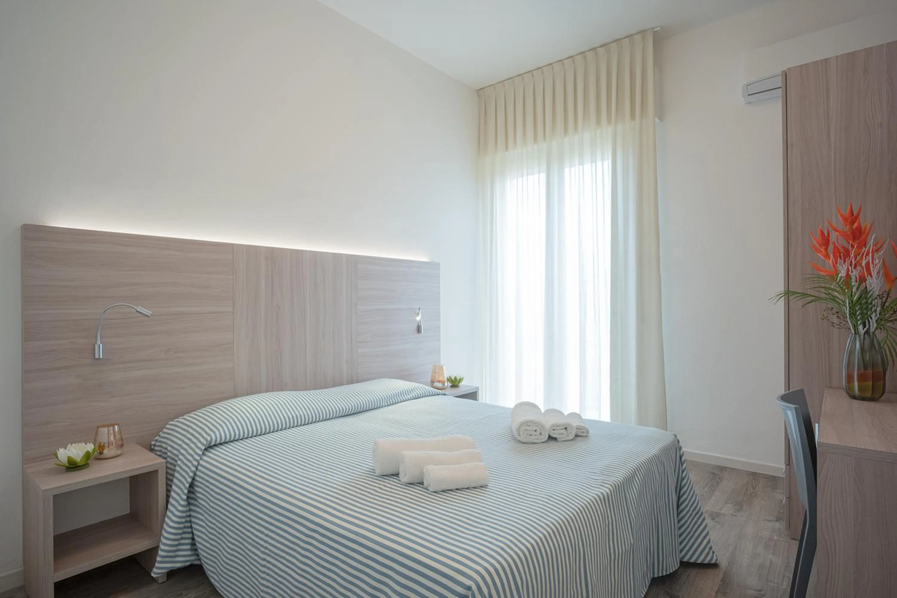 Photo of the whole room, Bed in Hotel San Francisco