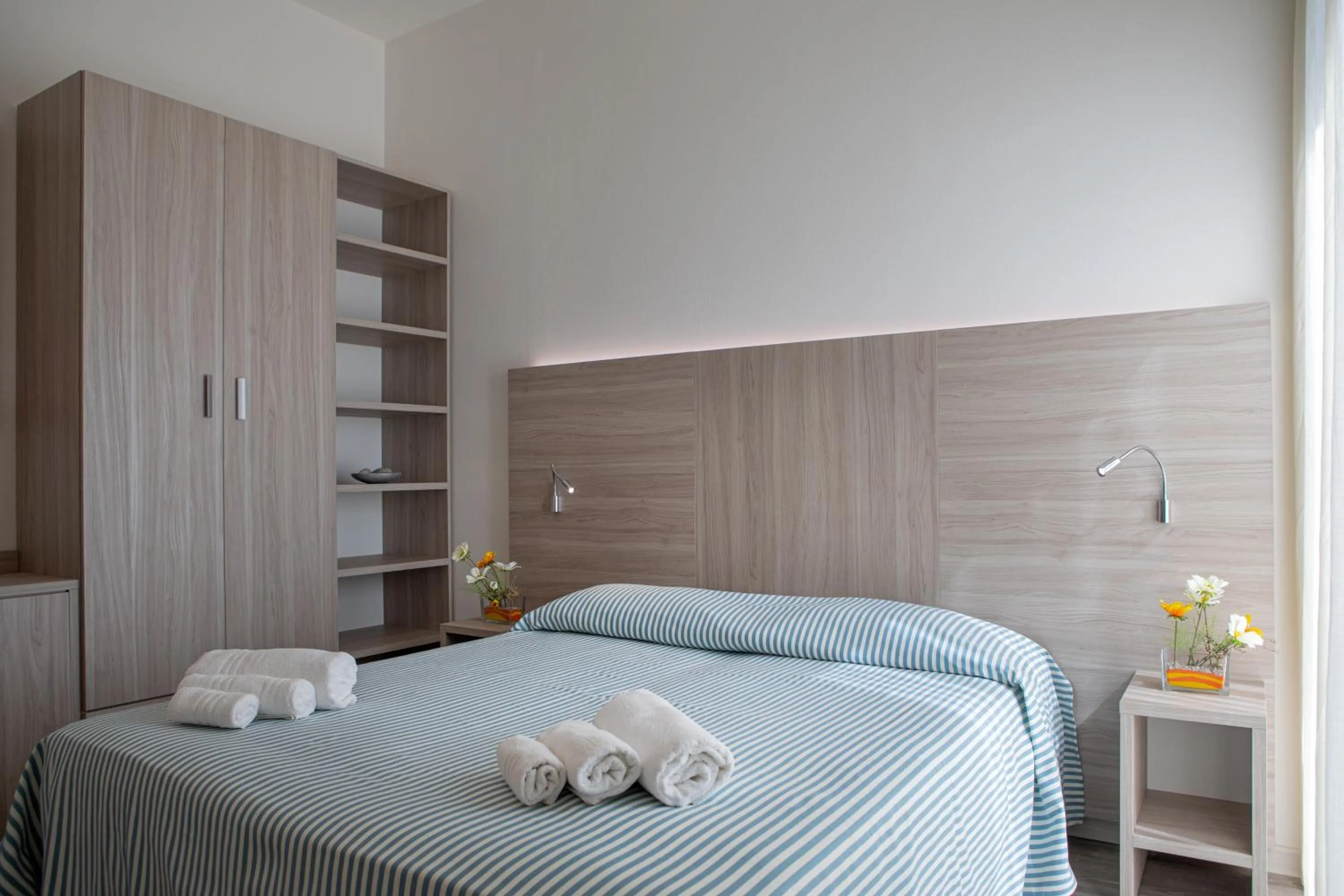 Photo of the whole room, Bed in Hotel San Francisco