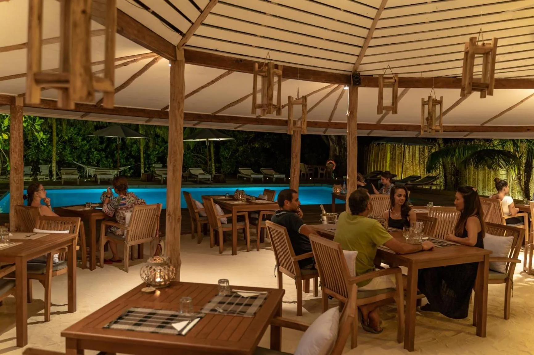 Restaurant/places to eat in Bliss Hotel Praslin