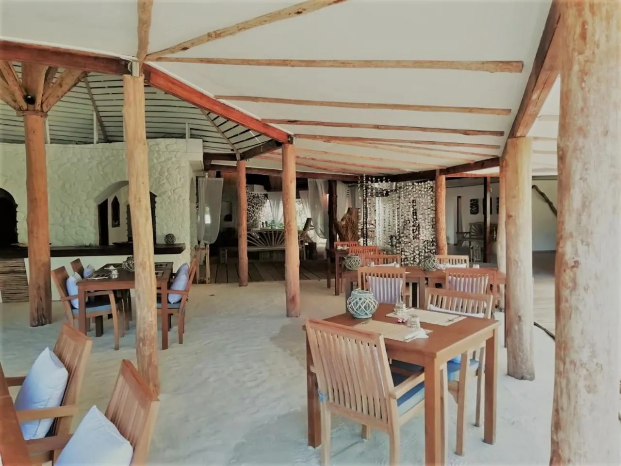 Restaurant/places to eat in Bliss Hotel Praslin