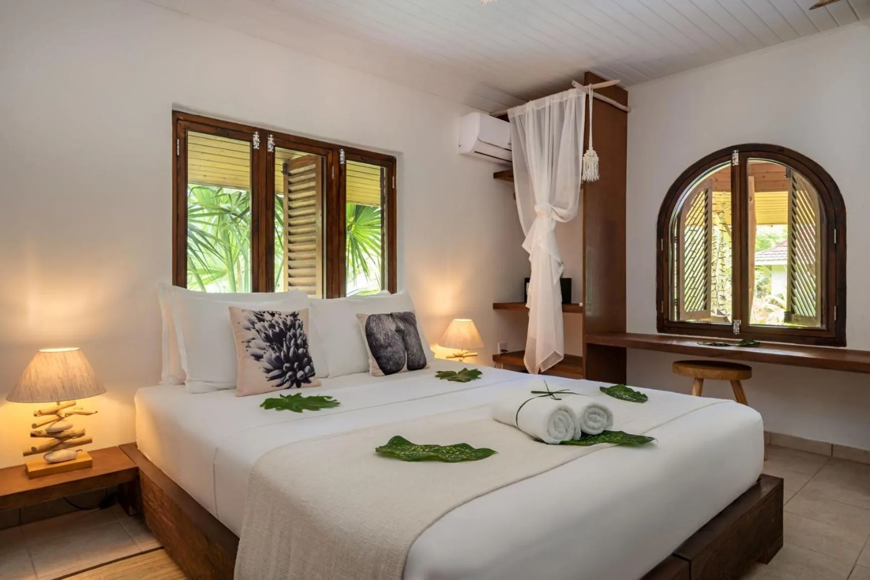 Bedroom, Bed in Bliss Hotel Praslin
