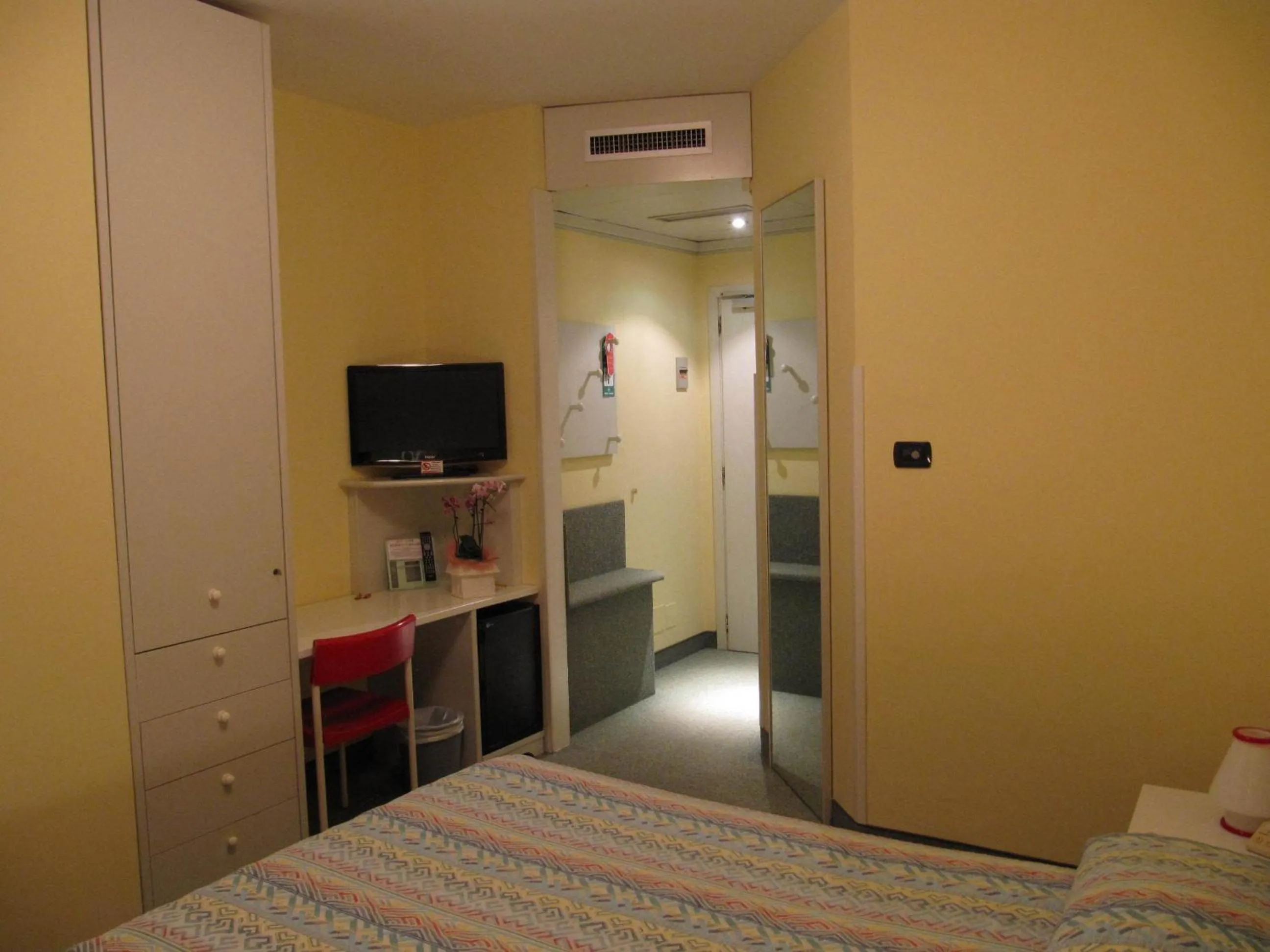 Photo of the whole room in Hotel Garden