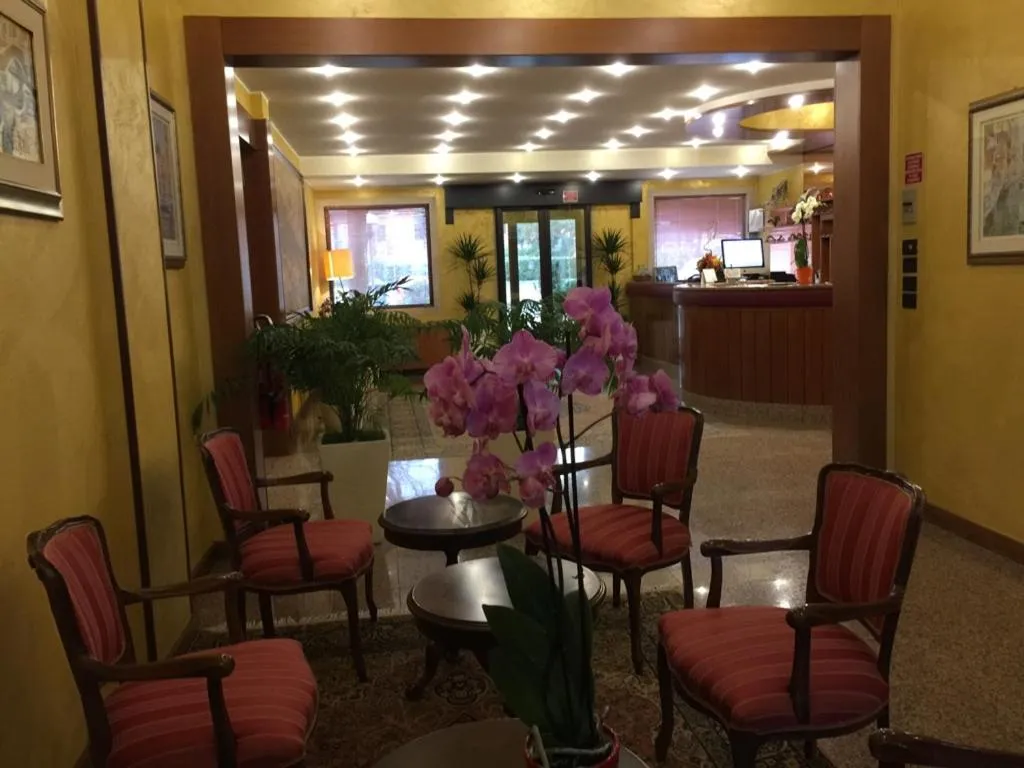 Breakfast in Hotel Garden