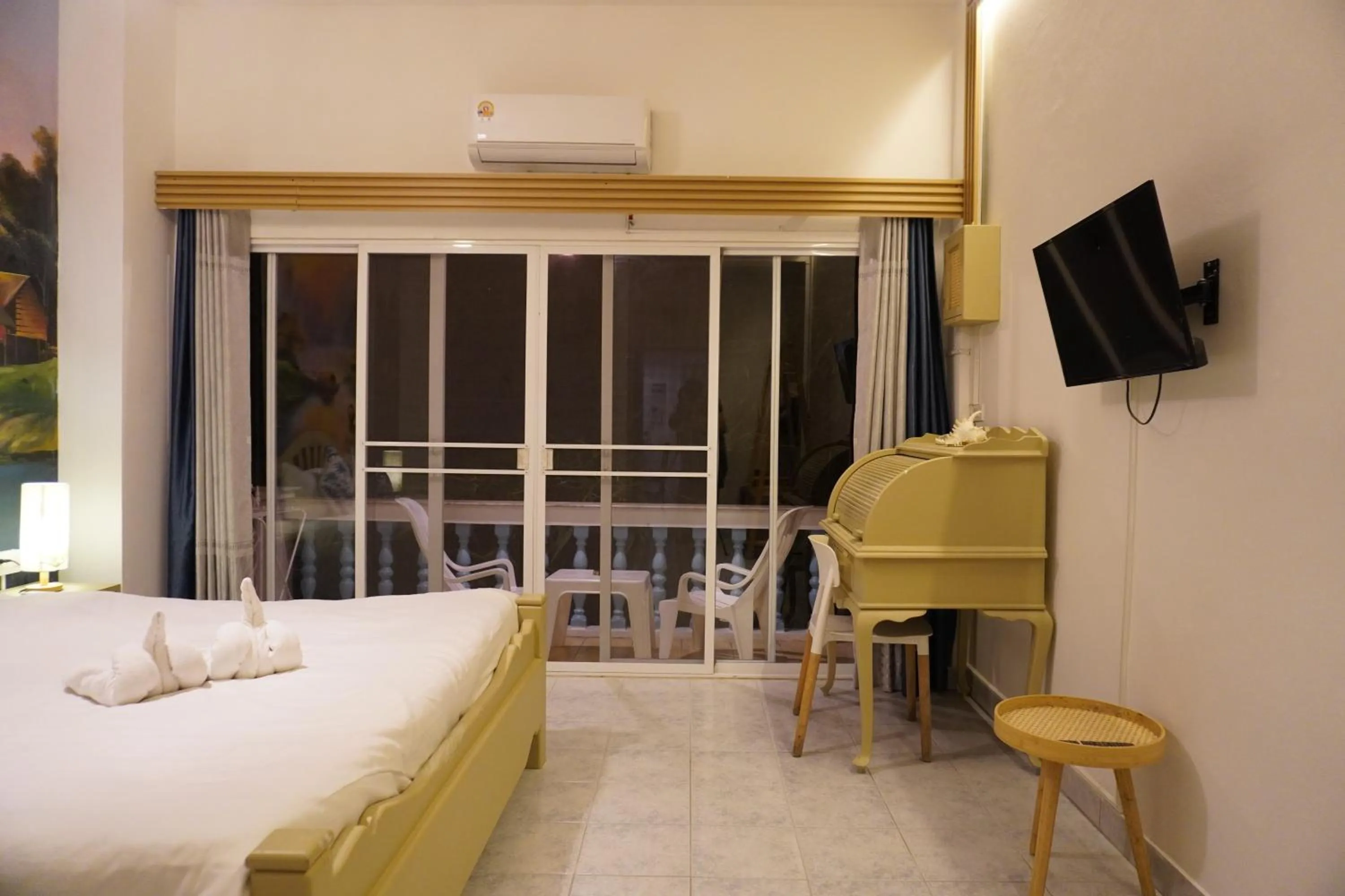 Decorative detail, Bed in Residy Retreat x Baan Suan Villa