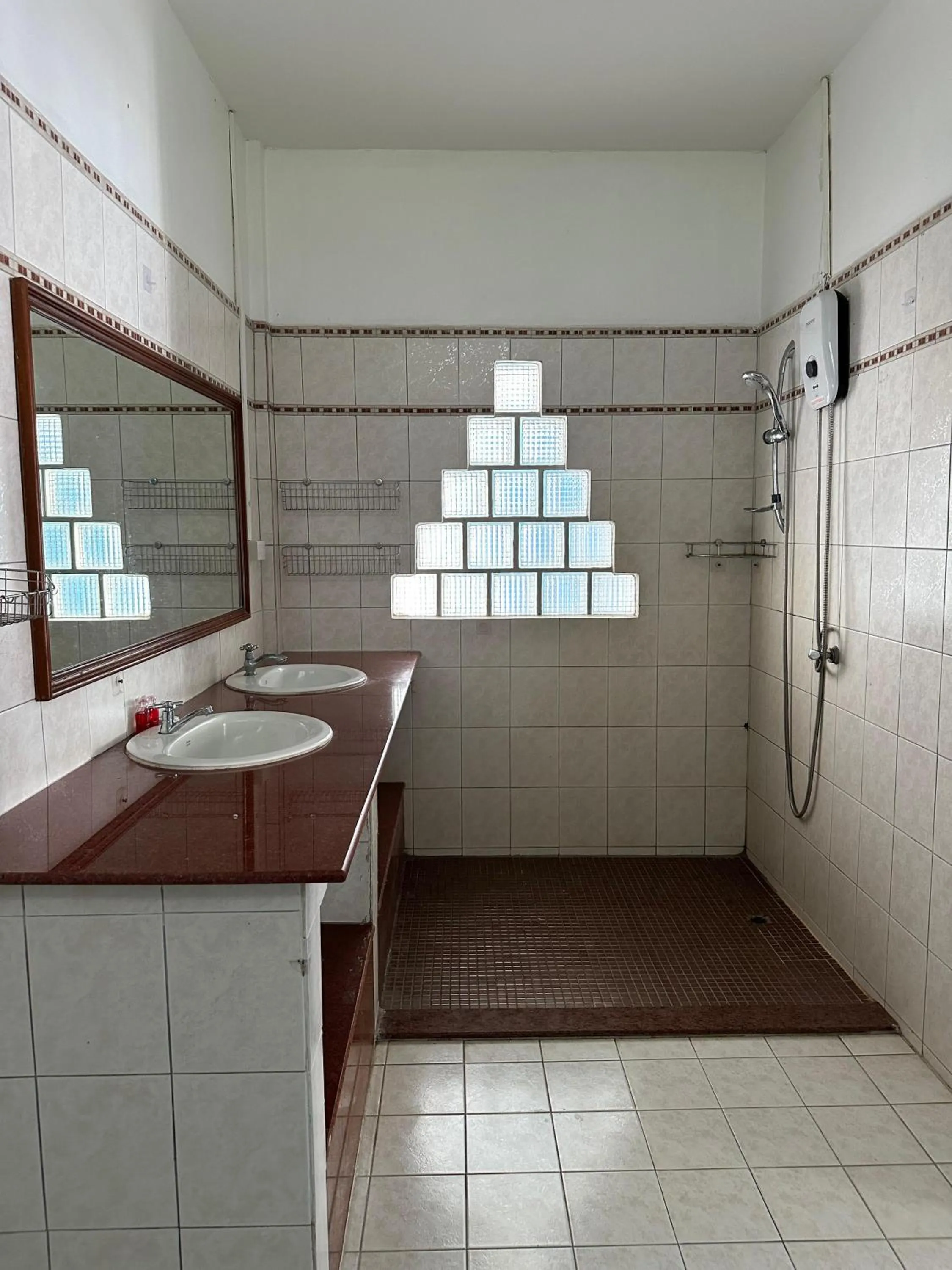 Shower in Residy Retreat x Baan Suan Villa