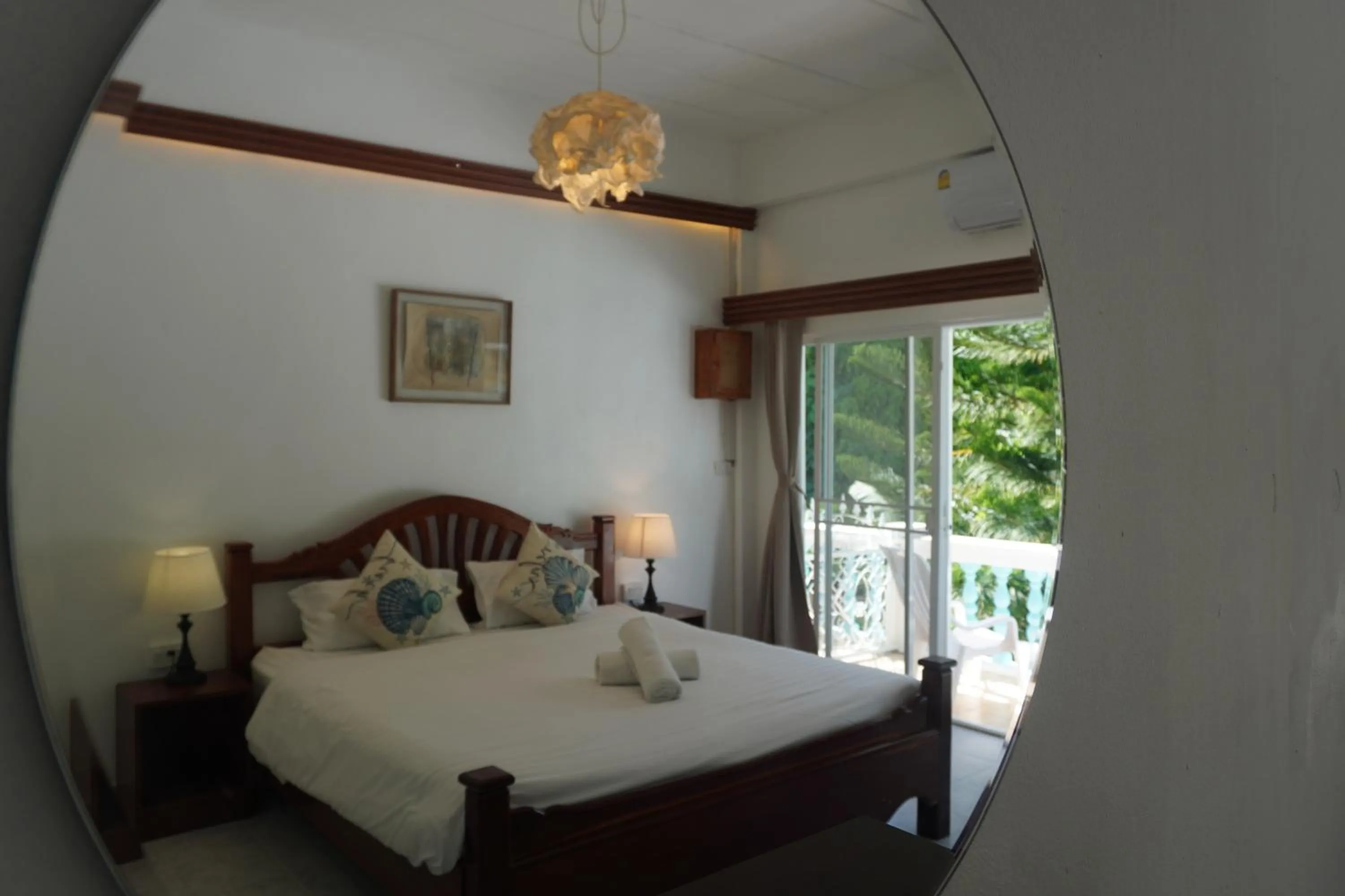 Photo of the whole room, Bed in Residy Retreat x Baan Suan Villa