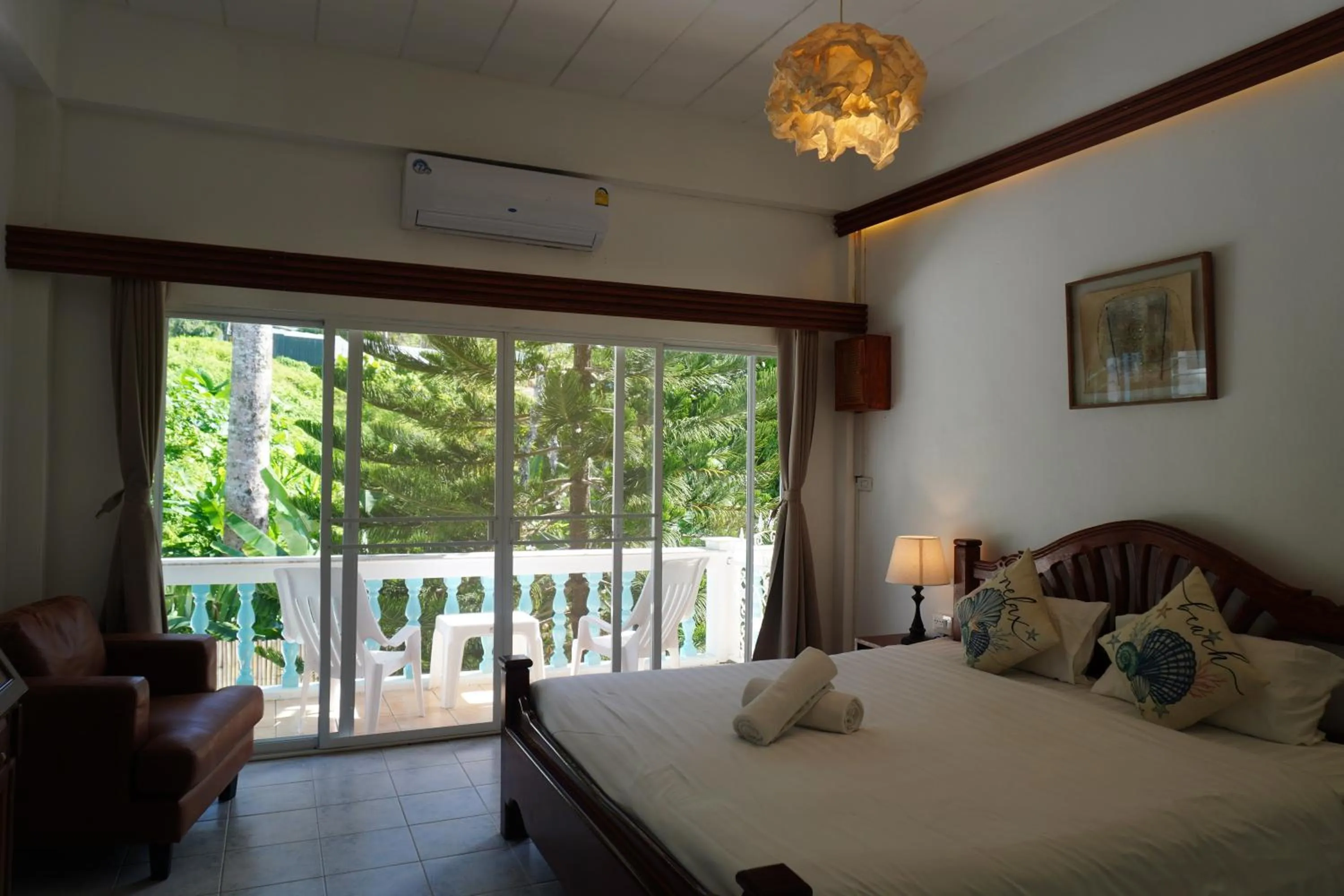 Bed in Residy Retreat x Baan Suan Villa