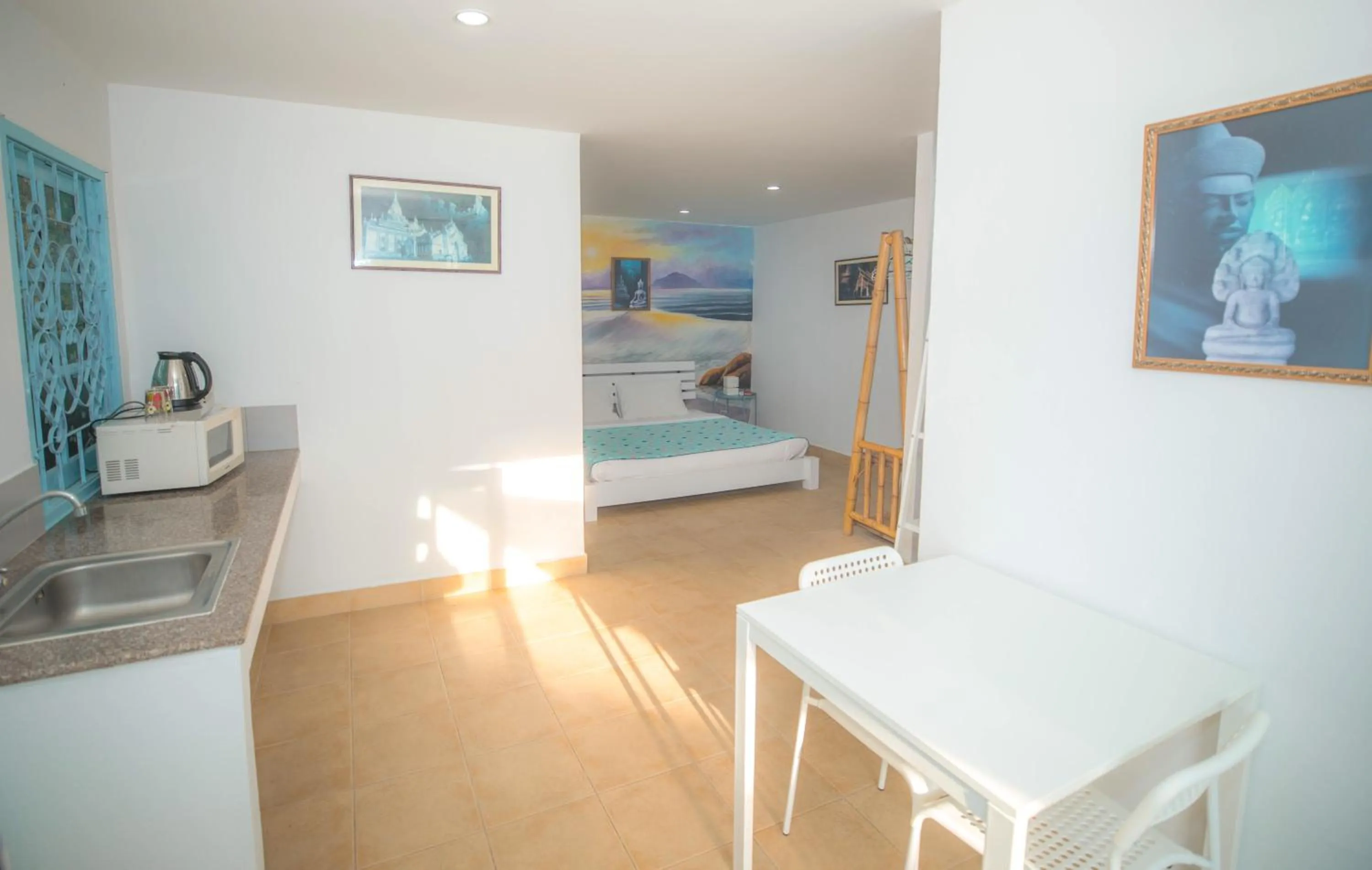 Bed in Residy Retreat x Baan Suan Villa