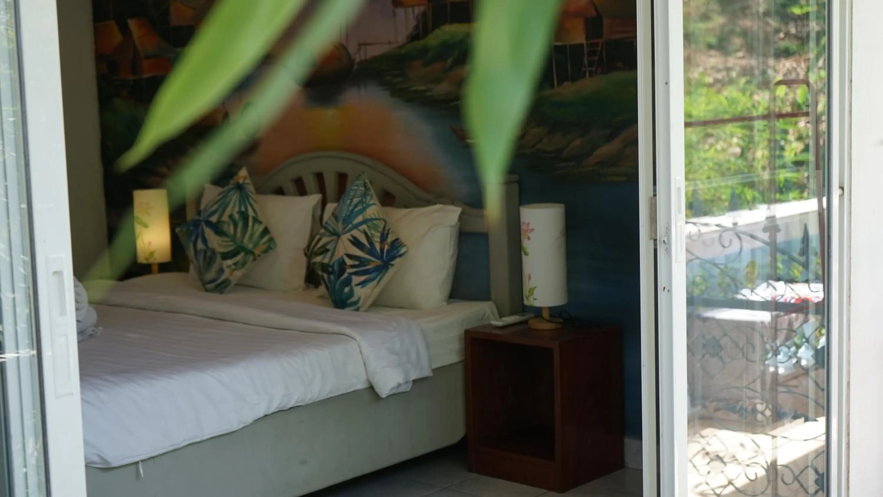 Bed in Residy Retreat x Baan Suan Villa