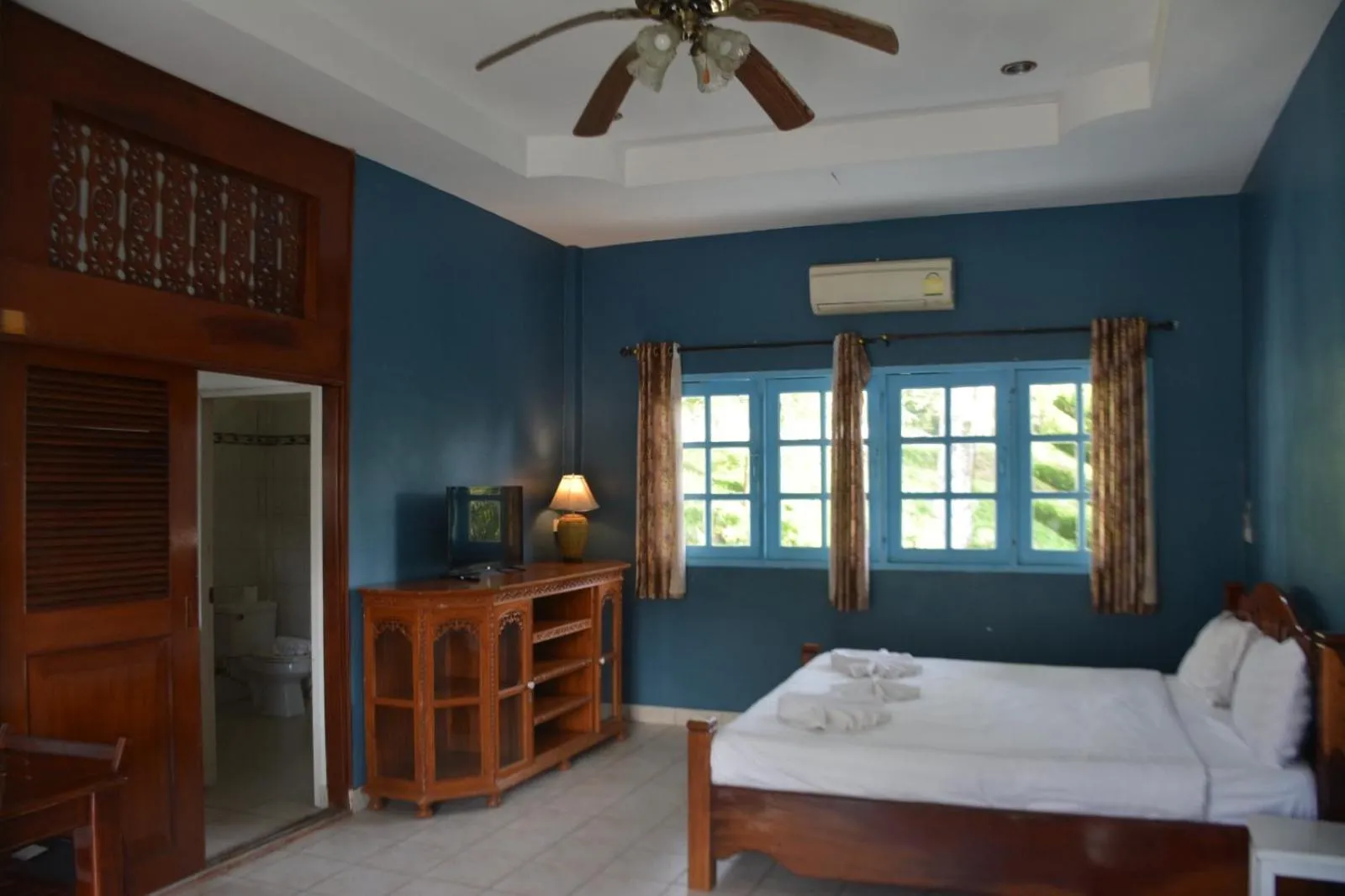 Photo of the whole room, Bed in Residy Retreat x Baan Suan Villa