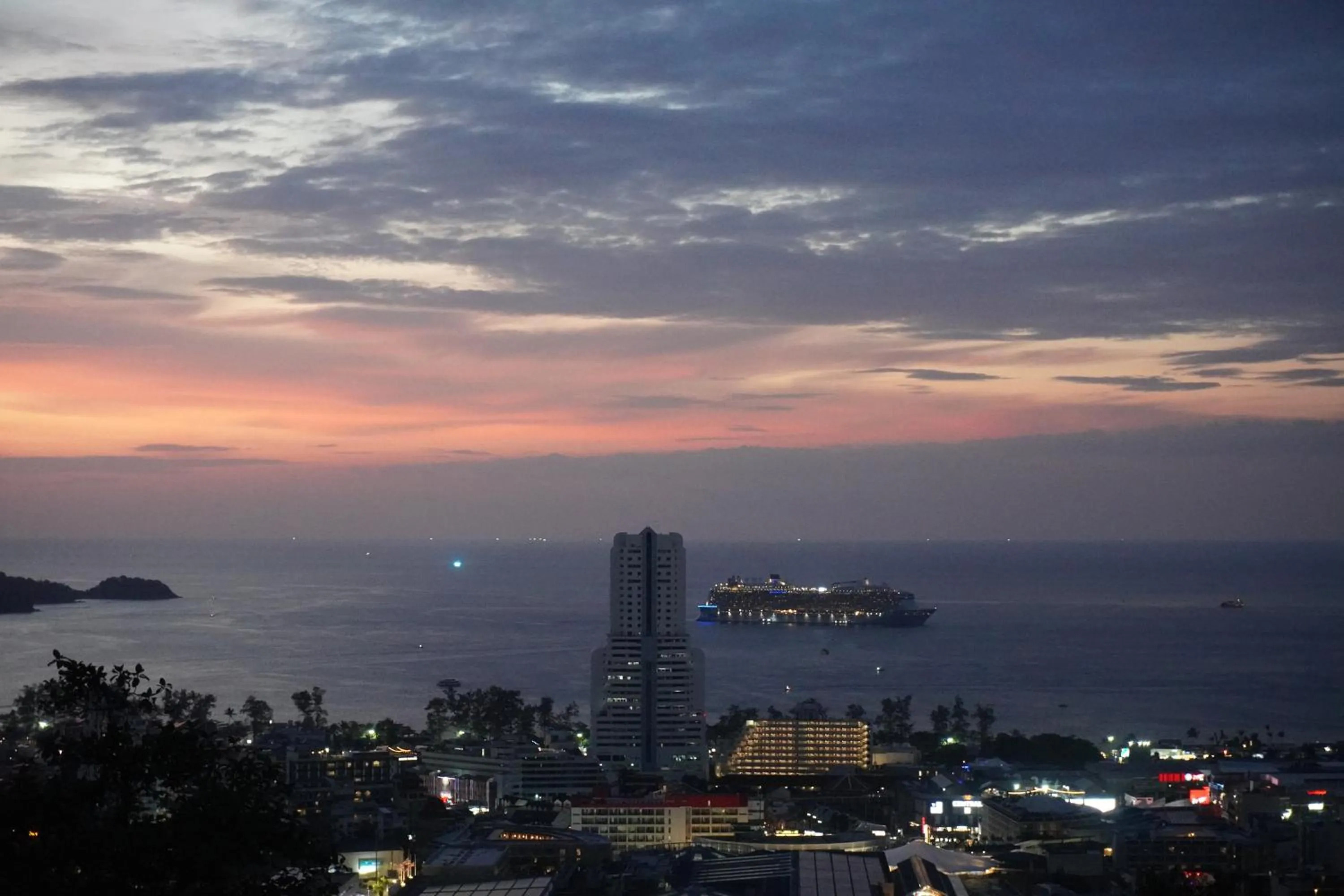 City view in Residy Retreat x Baan Suan Villa