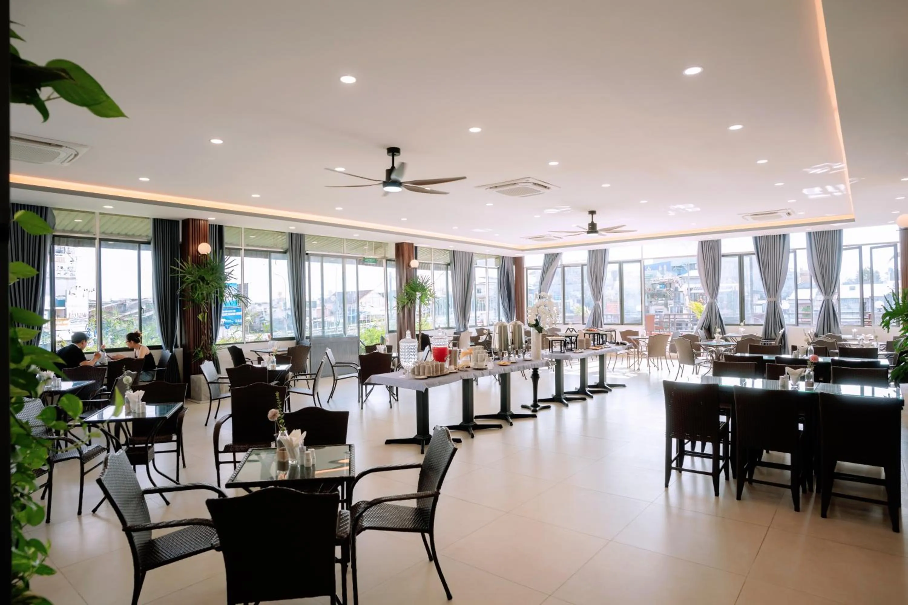 Restaurant/places to eat in Song Tien Hotel