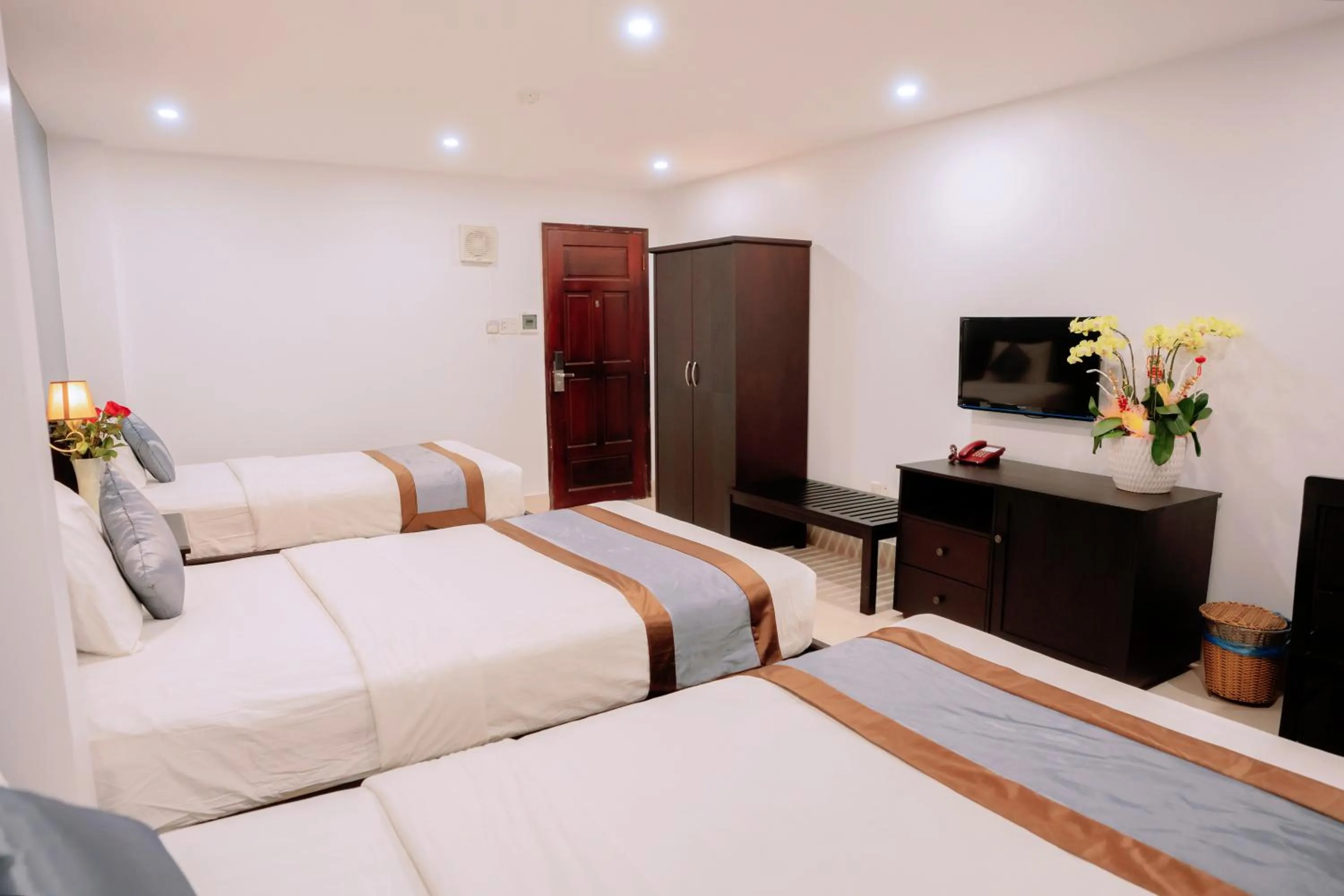 Living room, Bed in Song Tien Hotel