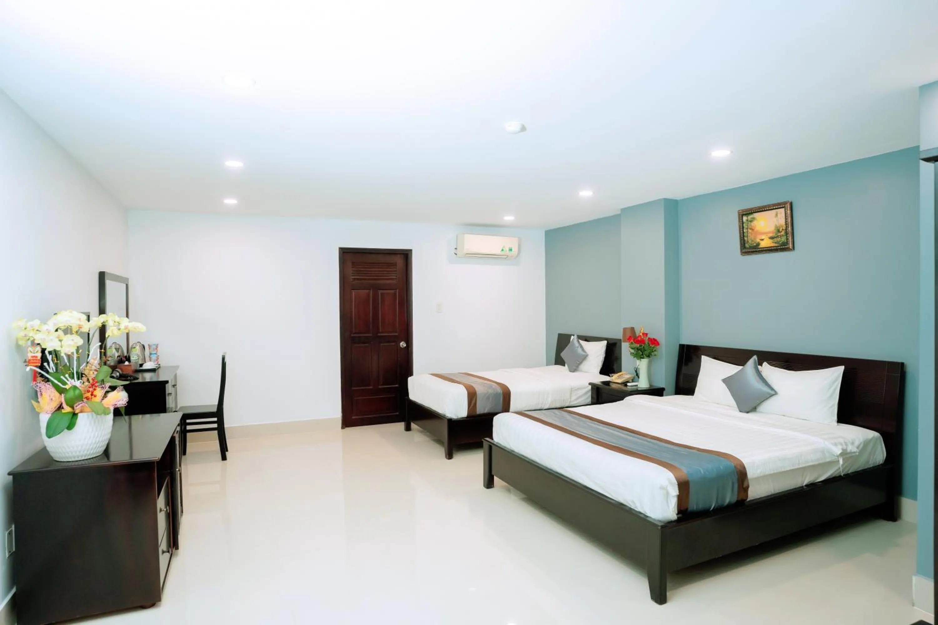 Bedroom, Bed in Song Tien Hotel