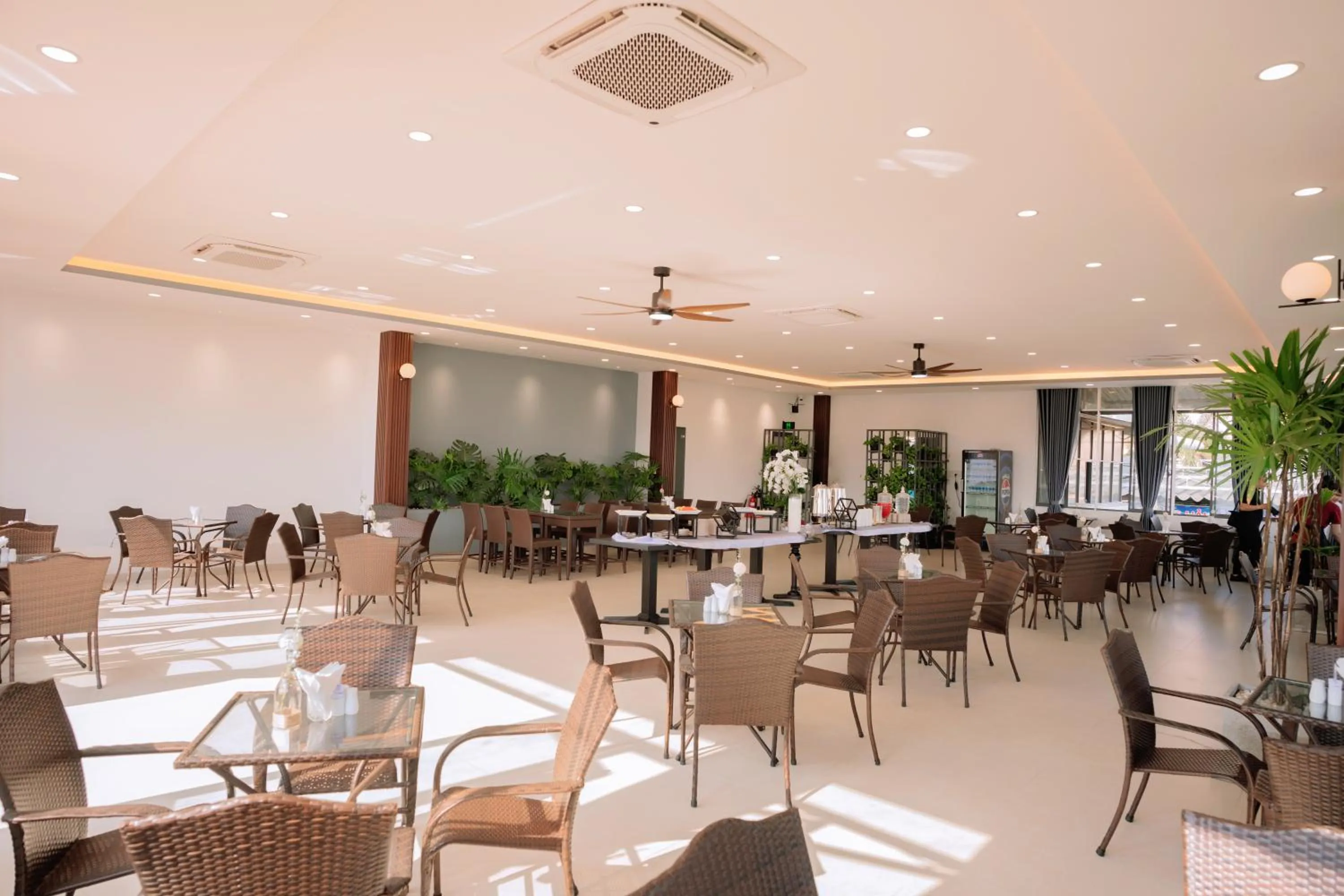 Restaurant/places to eat in Song Tien Hotel
