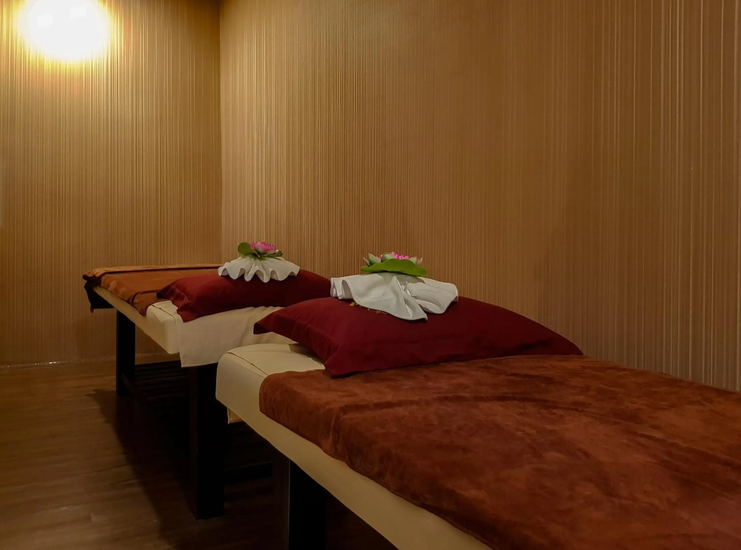 Massage, Bed in Song Tien Hotel