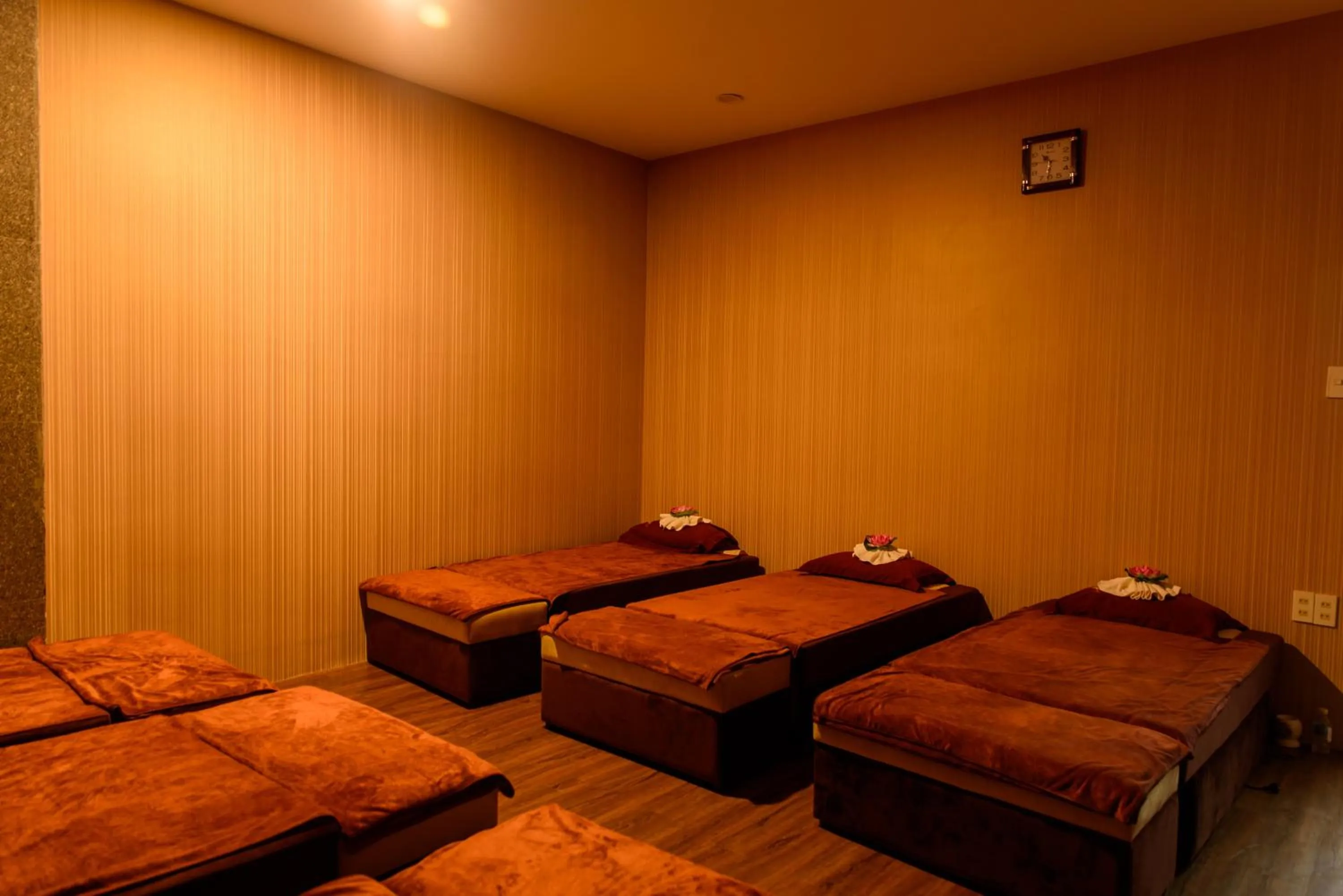 Massage, Bed in Song Tien Hotel