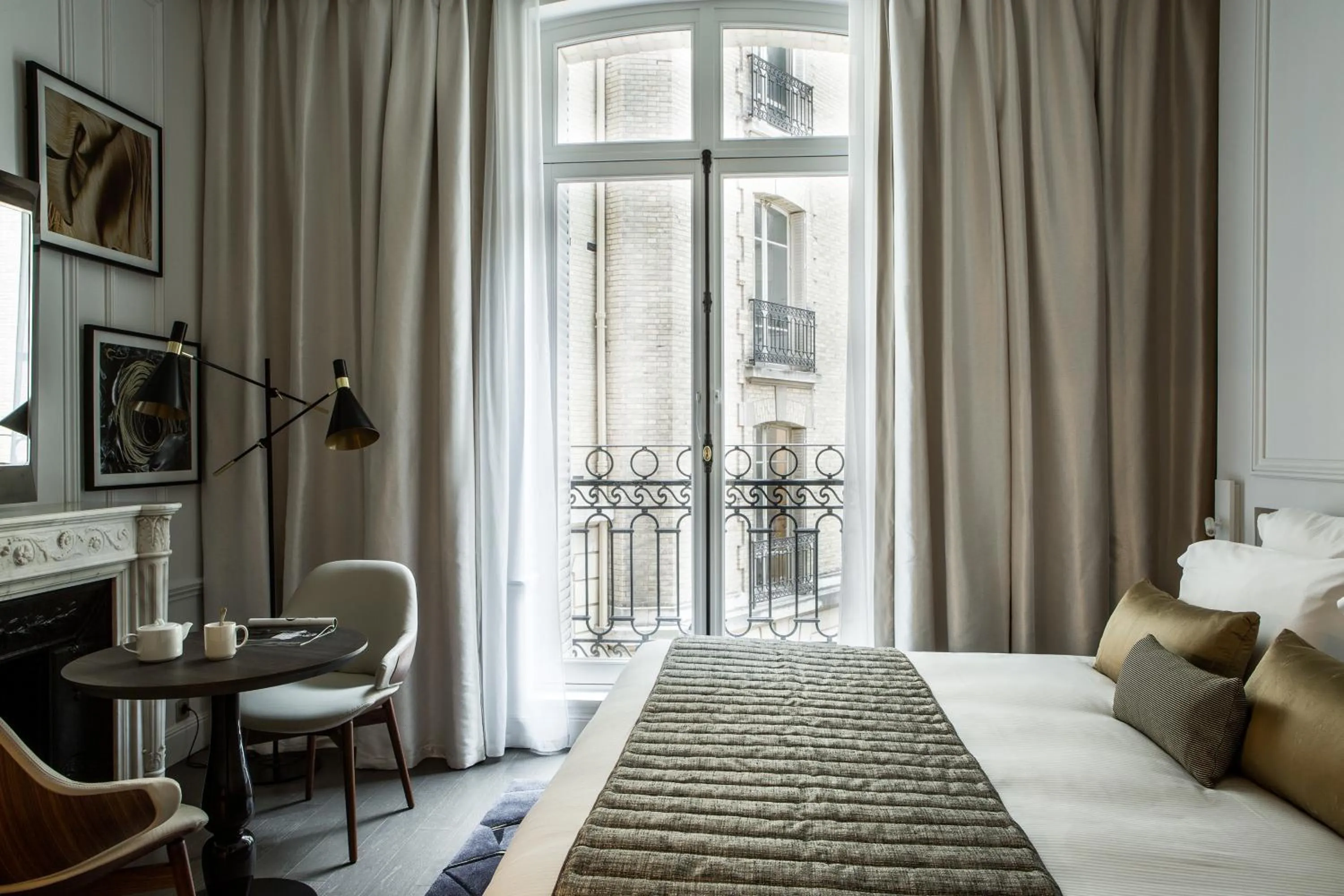 View (from property/room), Bed in La Clef Champs-Élysées Paris by The Crest Collection