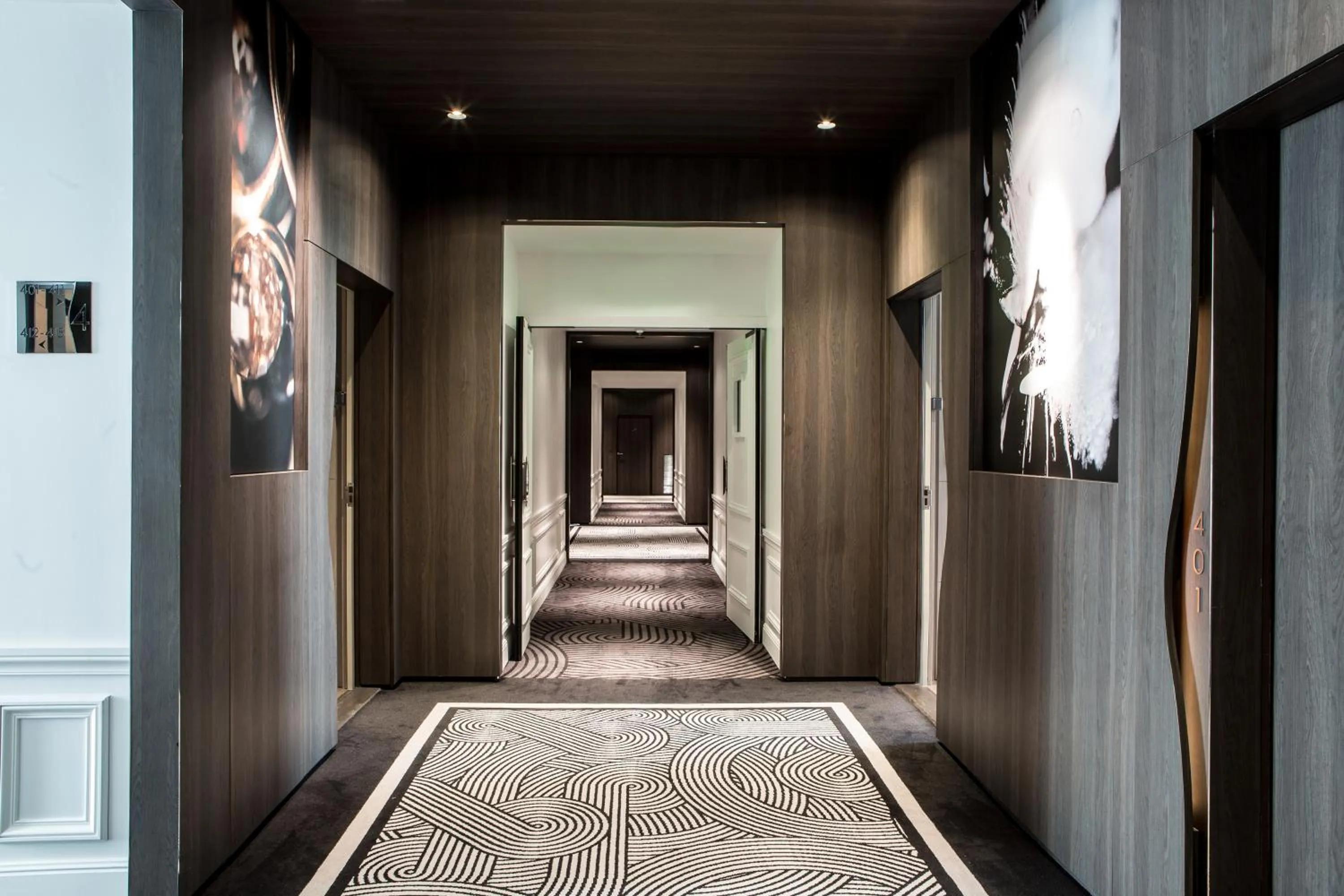 Area and facilities in La Clef Champs-Élysées Paris by The Crest Collection