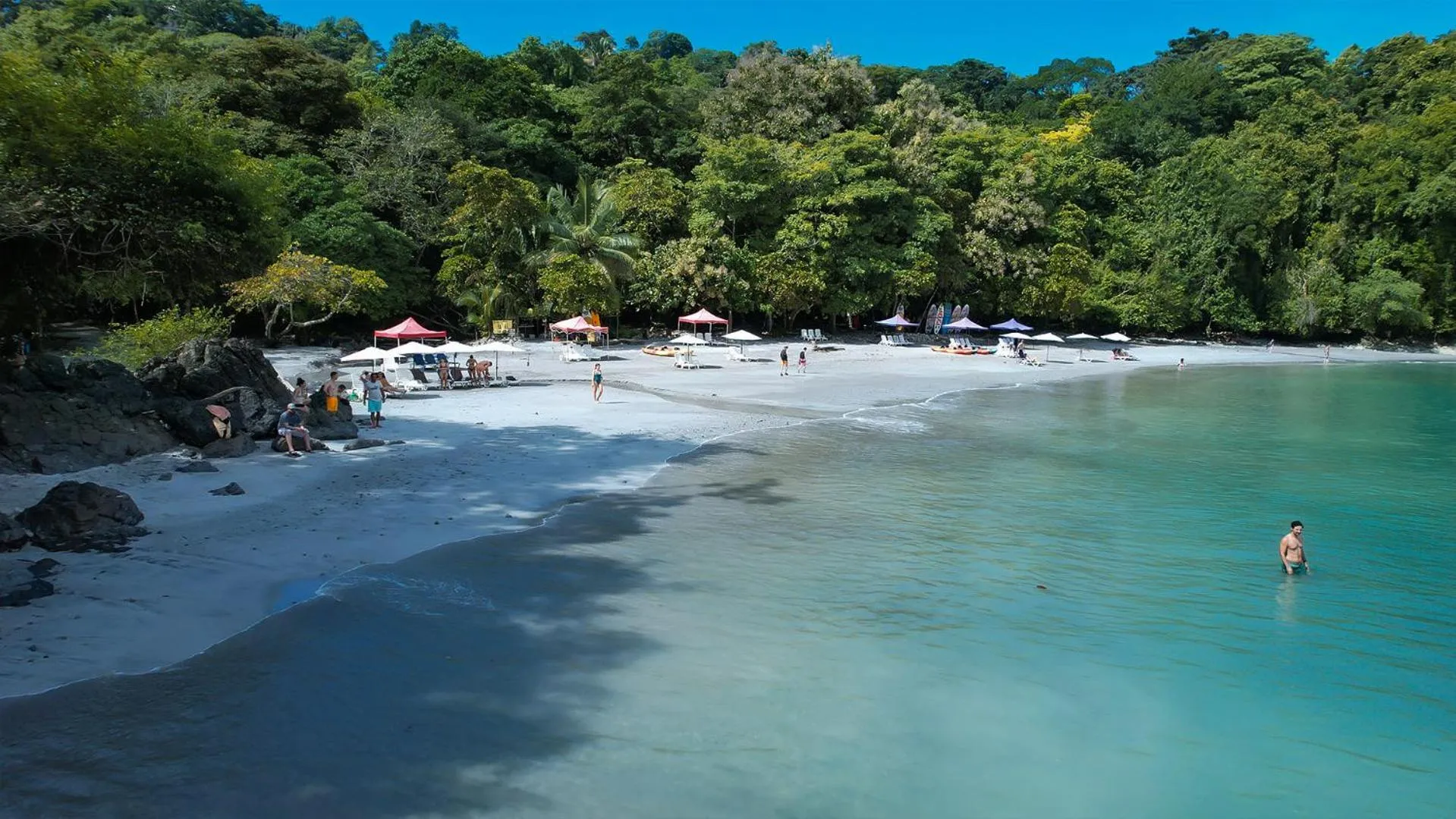 Beach in Shana by the Beach Manuel Antonio