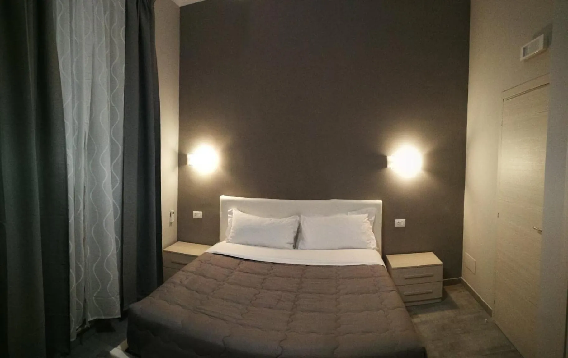 Bed in Garden's Elide