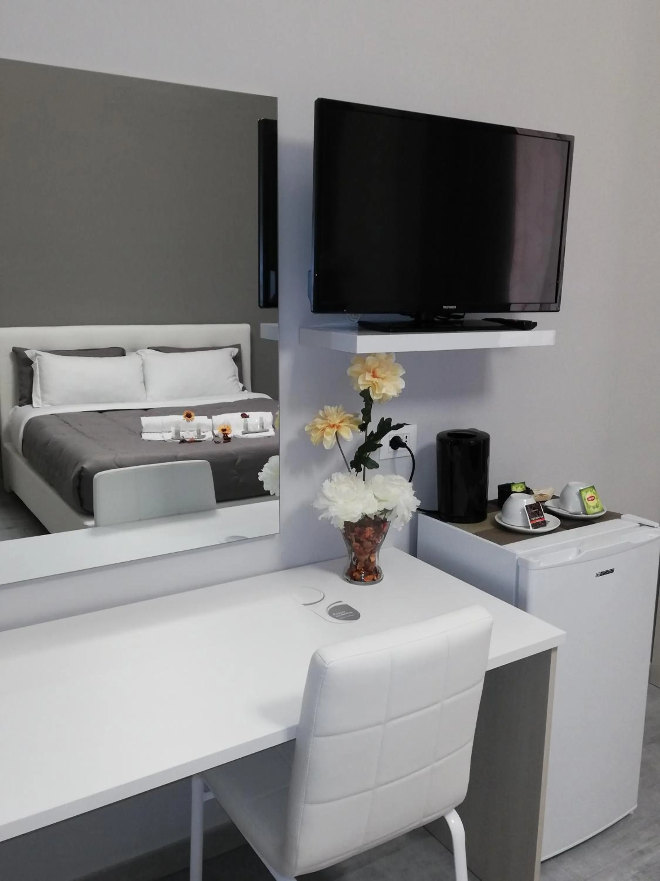 TV and multimedia, Bed in Garden's Elide