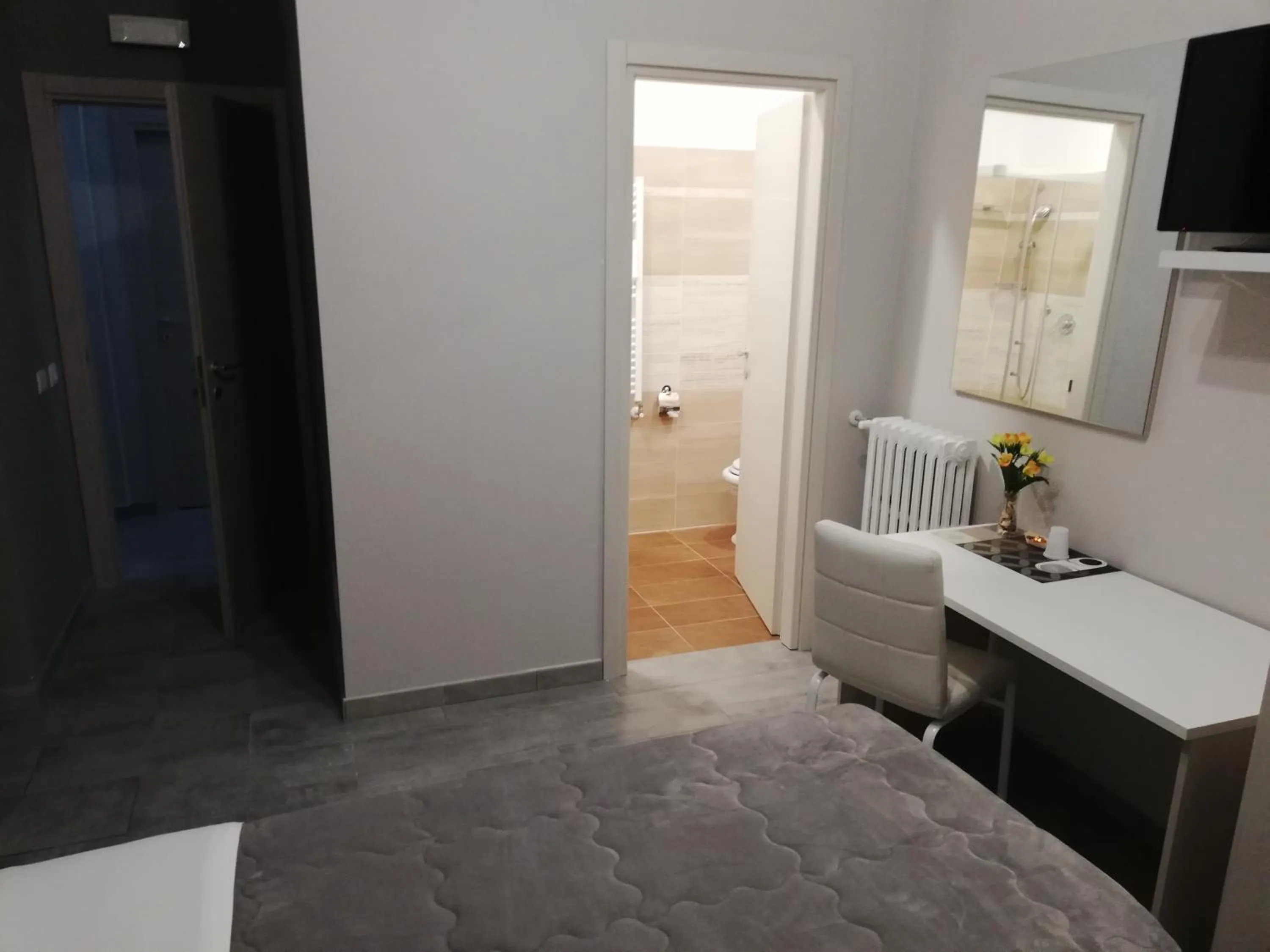 TV and multimedia, Bed in Garden's Elide