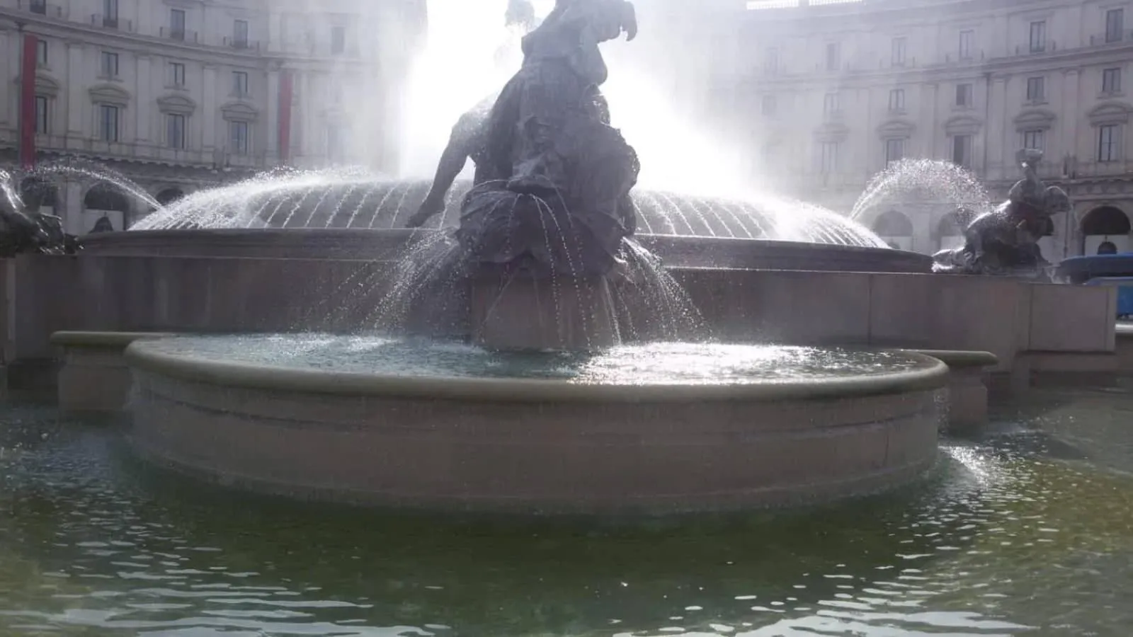 Property building in Garden's Elide