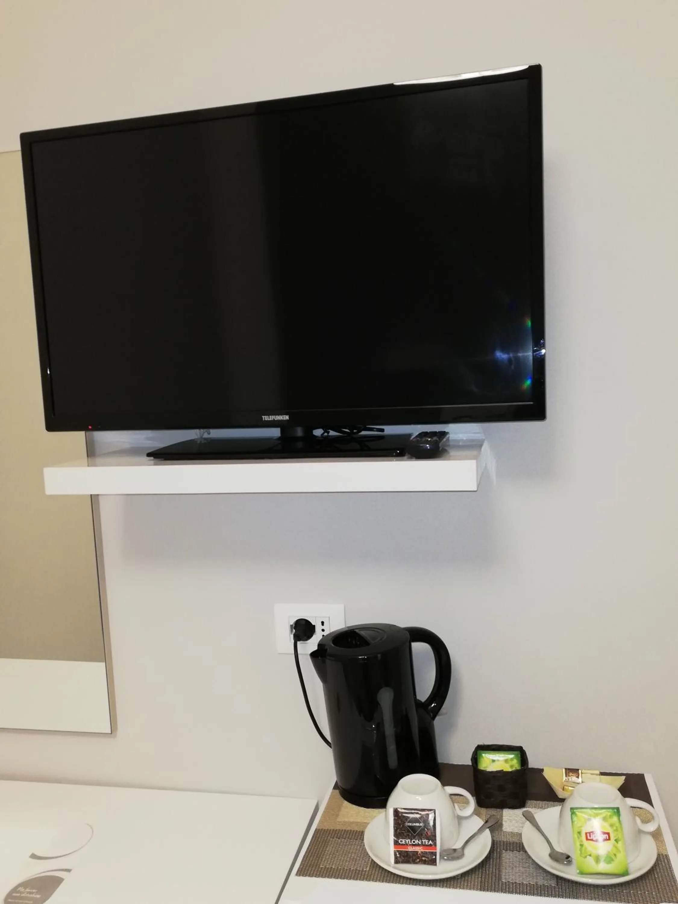 TV and multimedia in Garden's Elide