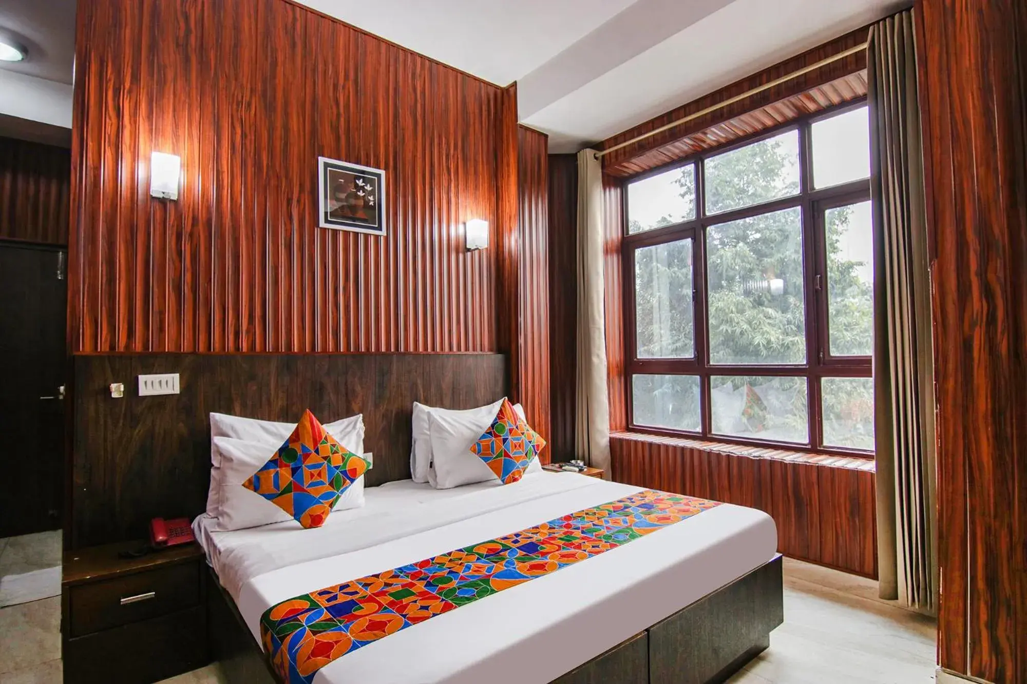 Deluxe Room - single occupancy in FabHotel Prime The Rivlet - MG Road & Sikanderpur Metro Deluxe Room - single occupancy in FabHotel Prime The Rivlet - MG Road & Sikanderpur Metro