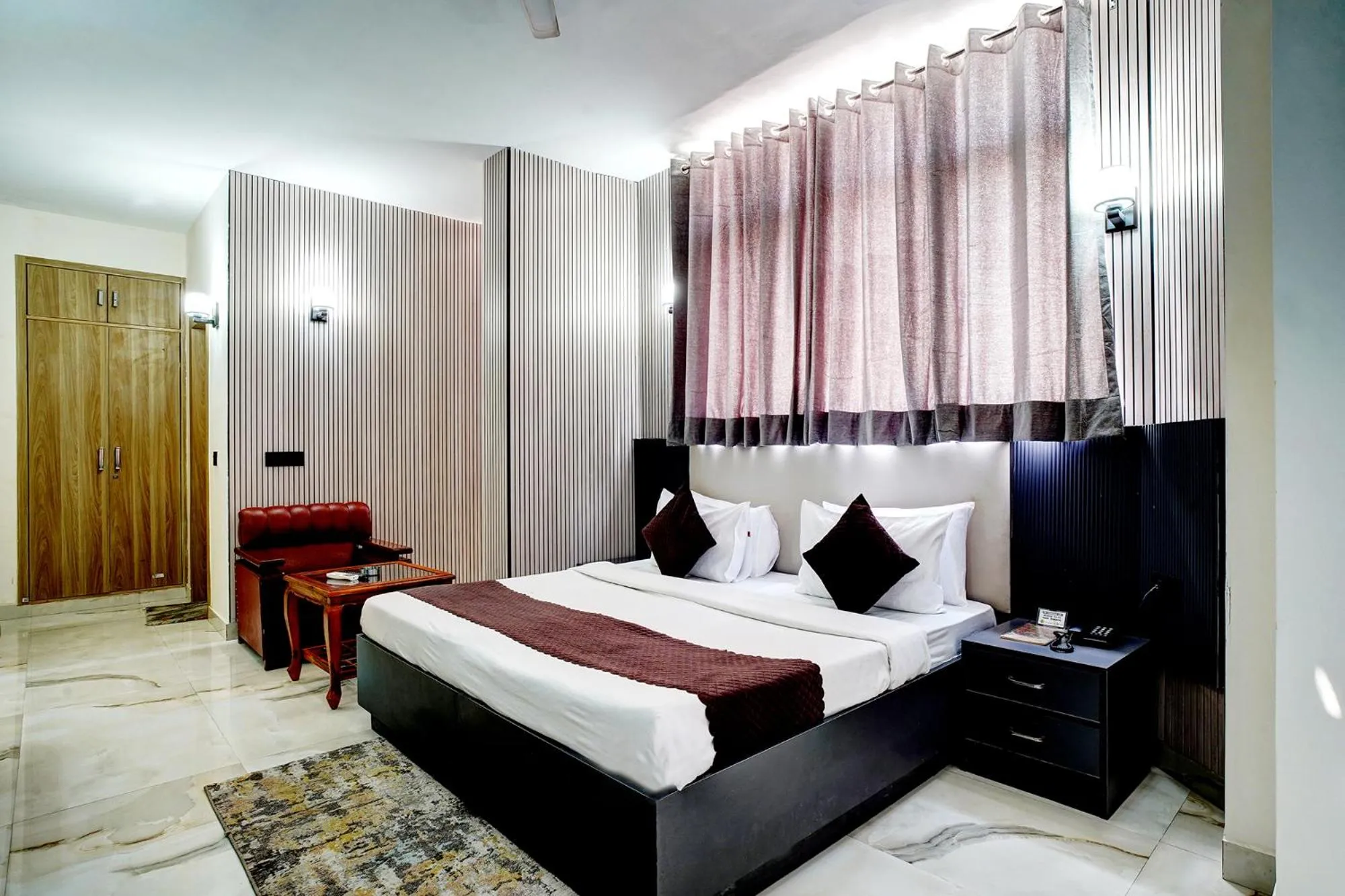 Bed in FabHotel Prime The Rivlet - MG Road & Sikanderpur Metro