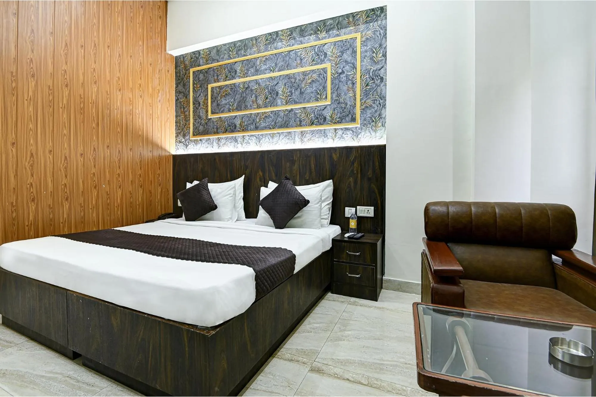 Bed in FabHotel Prime The Rivlet - MG Road & Sikanderpur Metro