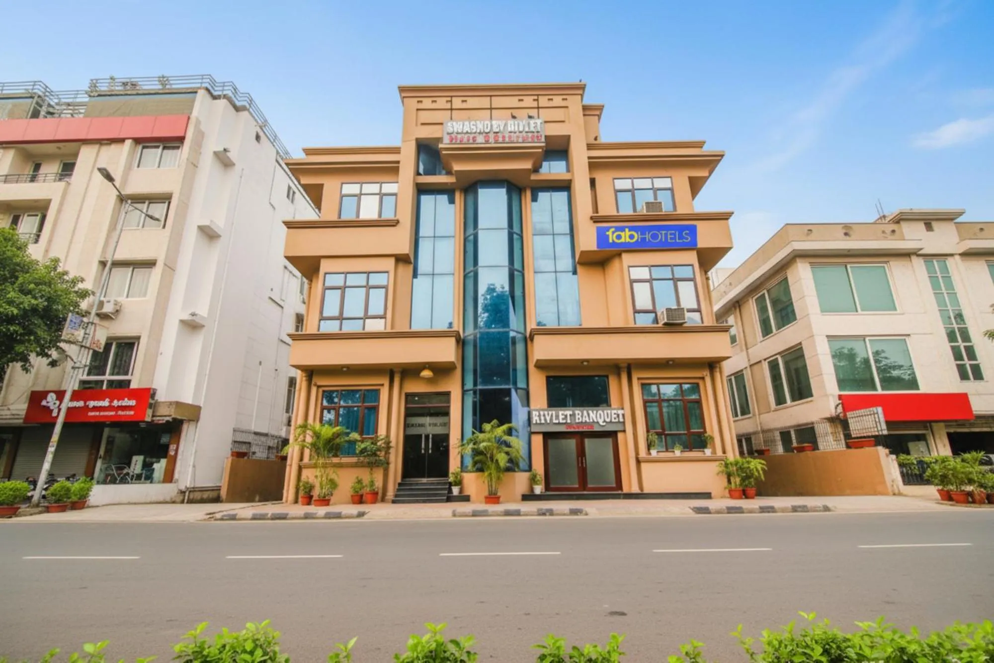 Property building in FabHotel Prime The Rivlet - MG Road & Sikanderpur Metro