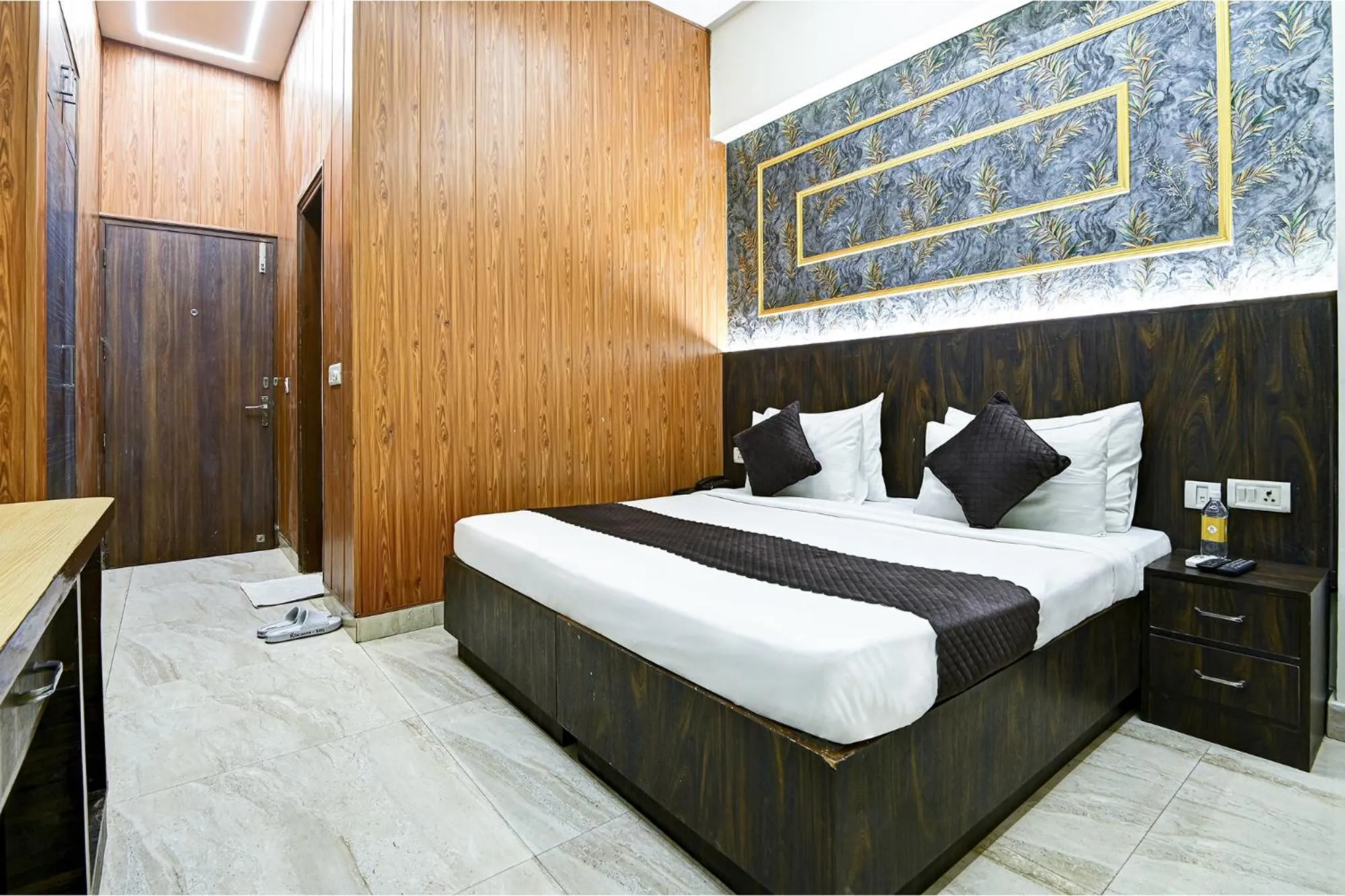 Bed in FabHotel Prime The Rivlet - MG Road & Sikanderpur Metro