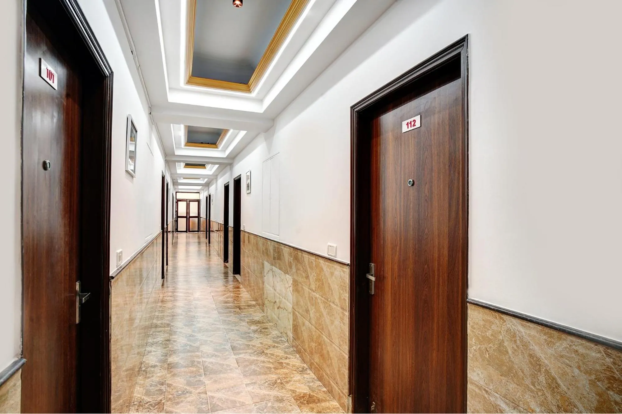 Lobby or reception in FabHotel Prime The Rivlet - MG Road & Sikanderpur Metro