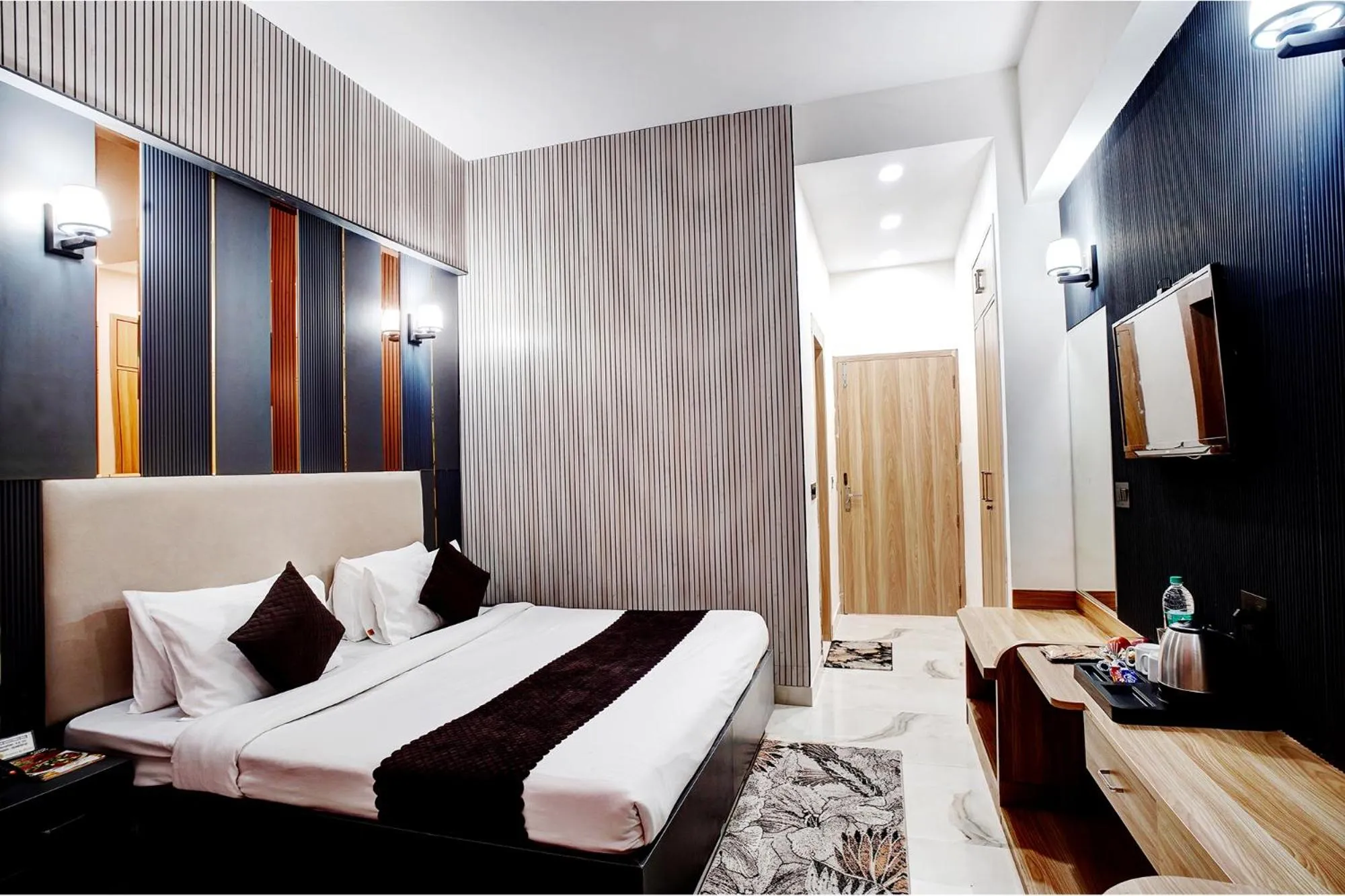 Bed in FabHotel Prime The Rivlet - MG Road & Sikanderpur Metro