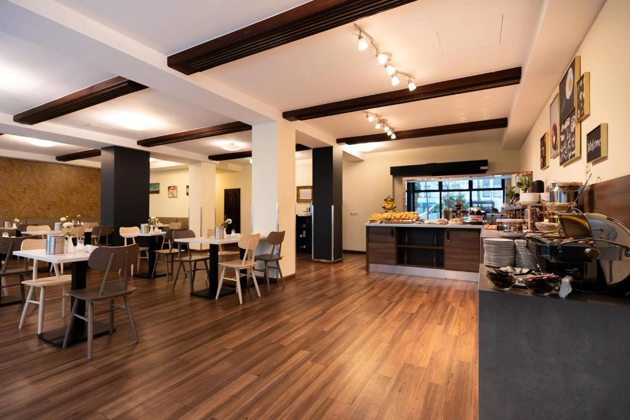 Breakfast in Garner Hotel Frankfurt - Palmengarten by IHG