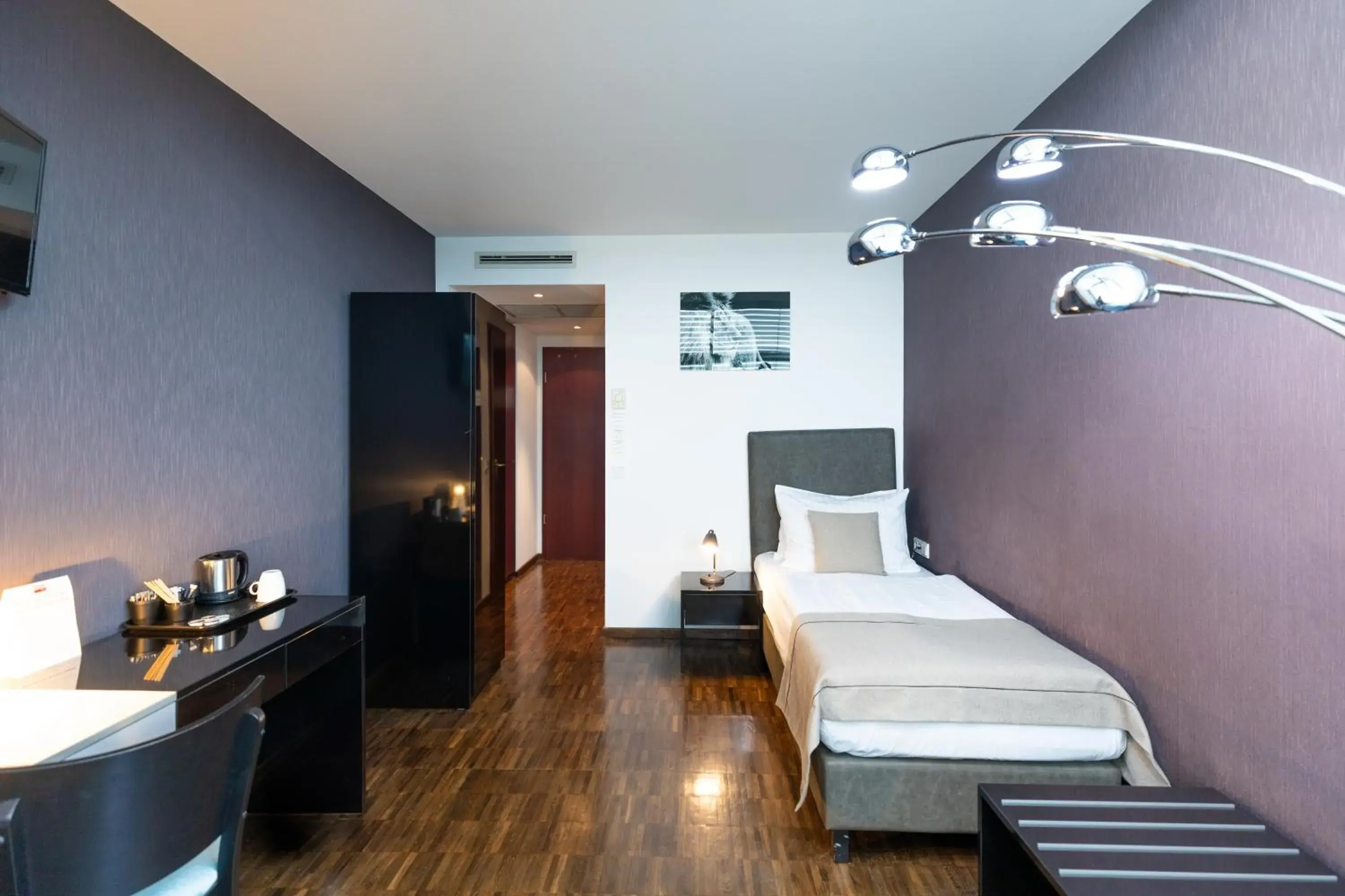 Economy Single Room in Novum Hotel Imperial Frankfurt Messe Economy Single Room in Novum Hotel Imperial Frankfurt Messe