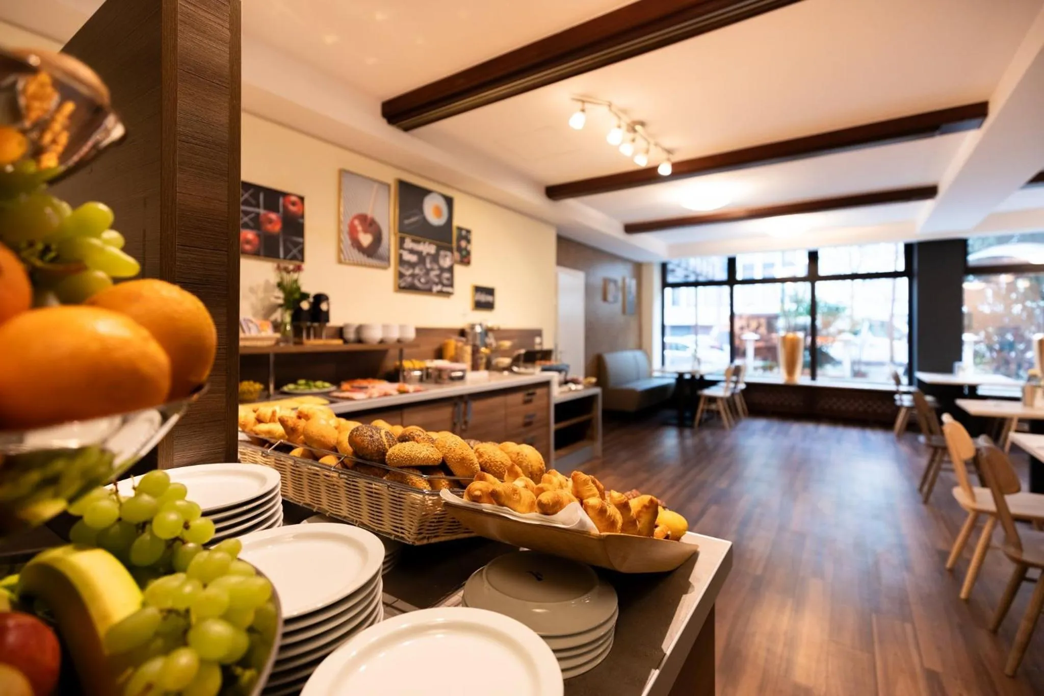 Breakfast in Garner Hotel Frankfurt - Palmengarten by IHG