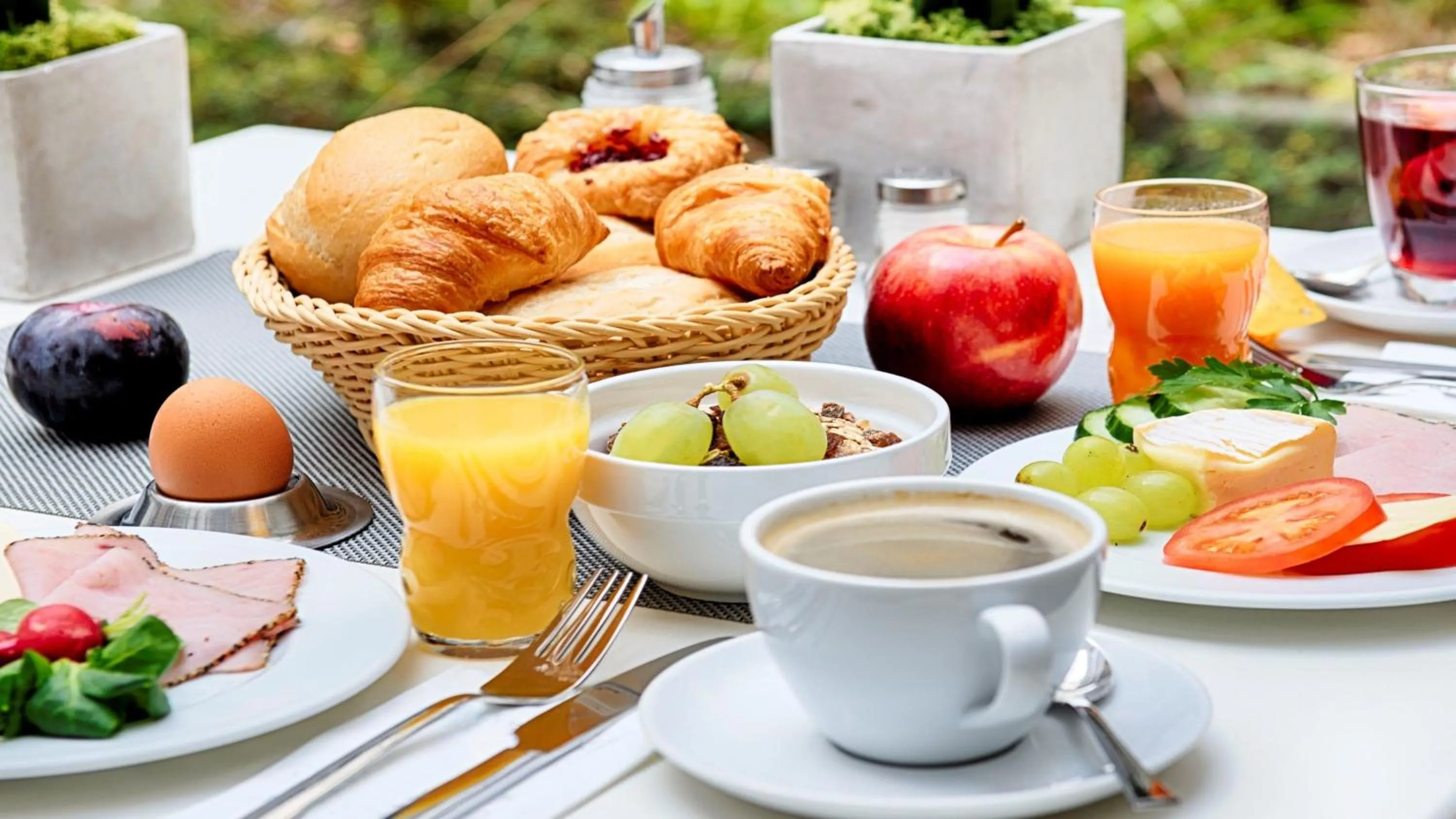 Restaurant/places to eat in Garner Hotel Frankfurt - Palmengarten by IHG