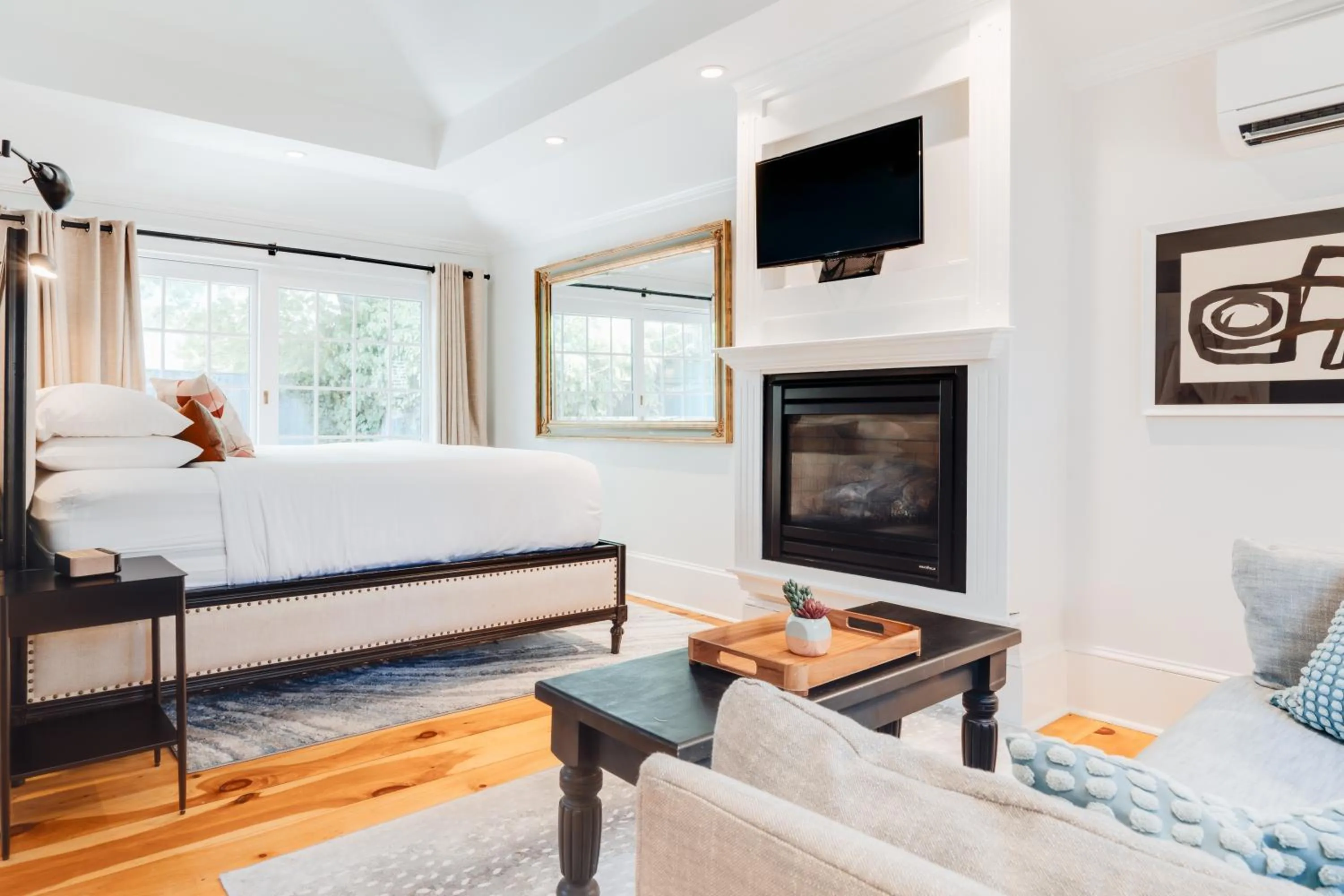 Bedroom, Bed in Ellery Hotel Provincetown