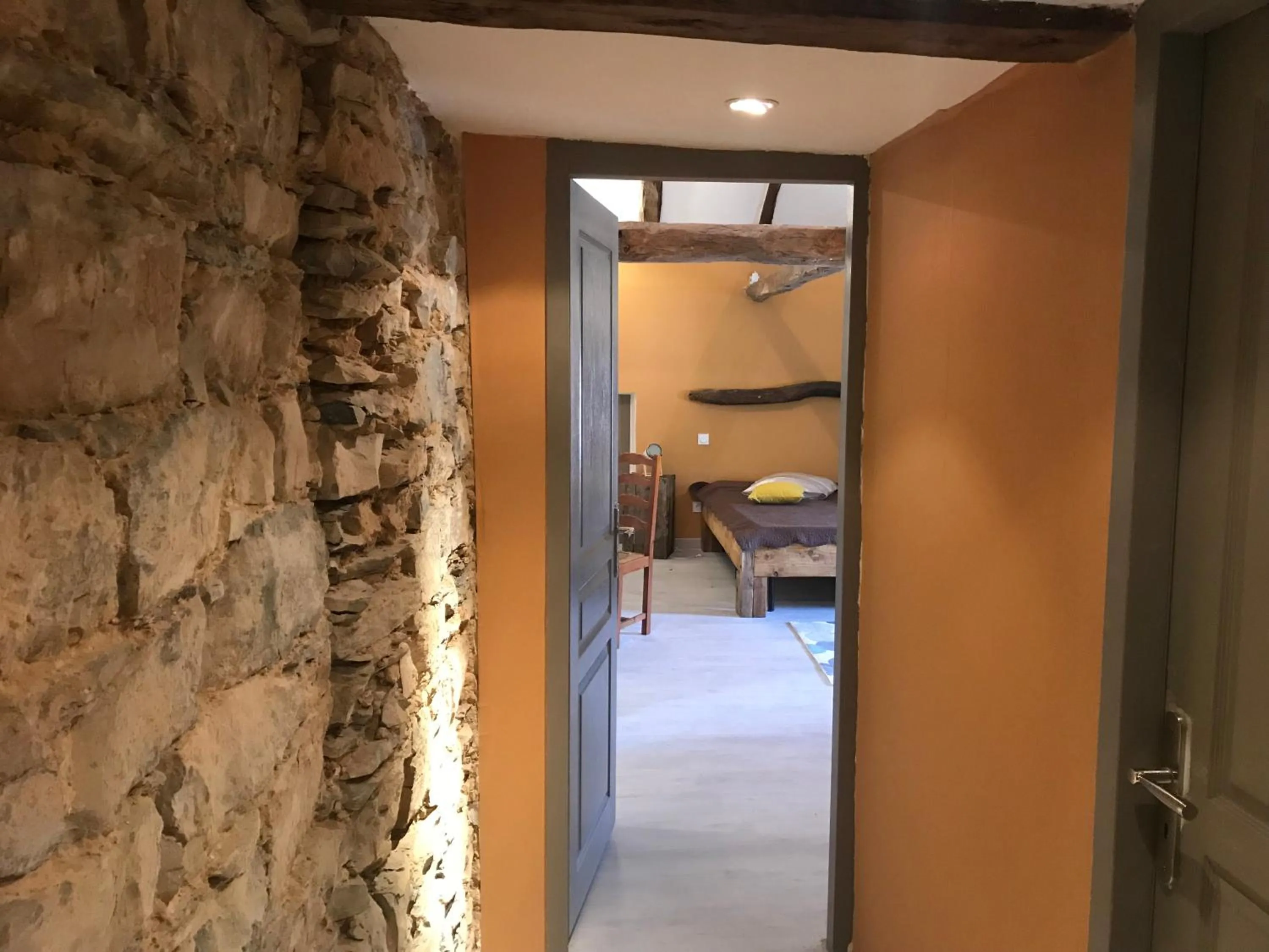 Facade/entrance, Bed in Domaine d'Alcapiès